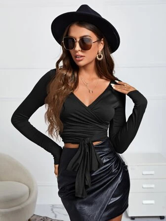 SHEIN Privé Solid Wrap Knot Front Crop Top | SHEIN