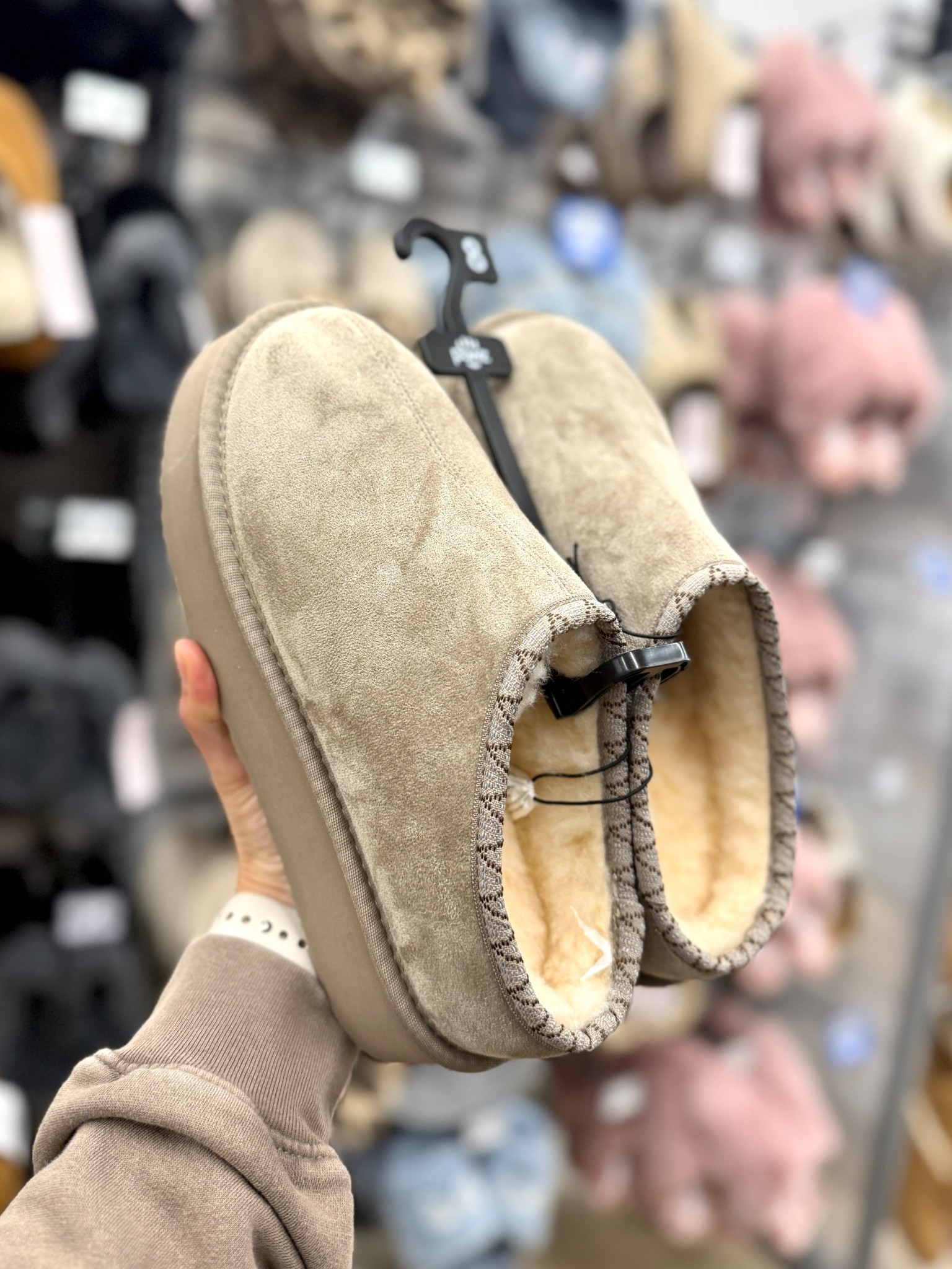 Obsessed with this color! ✨GREAT quality, super comfy but size up. 

#LTKGiftGuide #LTKselfcare #LTKFindsUnder50