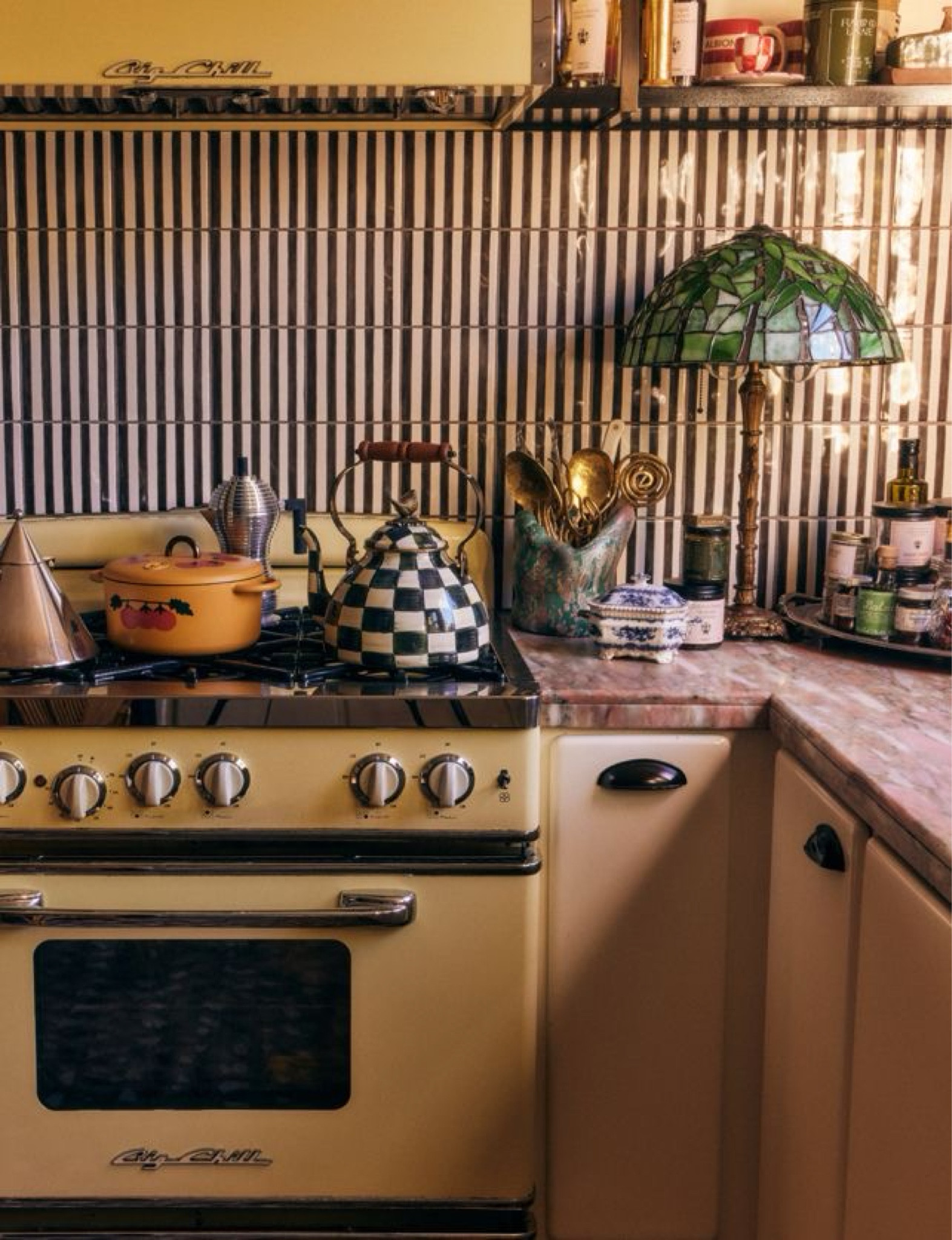 Vintage checkered tea kettle
 🏁🗝️☕️🫖🤎

#teakettle #checkeredhome #checkered 

#LTKSeasonal #LTKHome