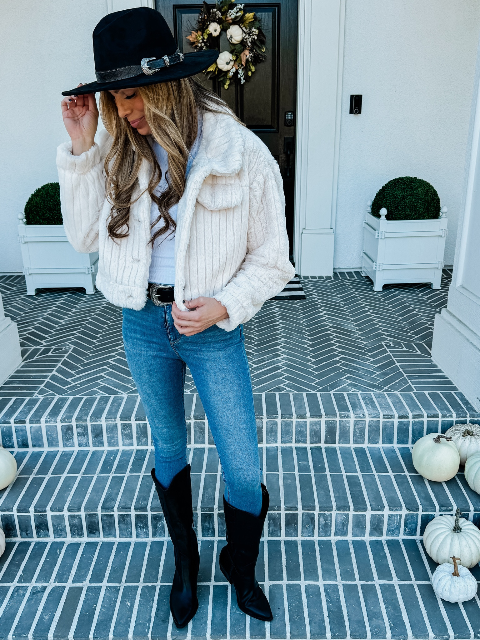 These boots are the key to making skinny jeans in style in 2024!! Super cute + affordable fall outfit from @walmart 😍🐎👢✨ 

You can also shop these items on LTK @-mintarrow 
#walmartpartner #walmartfashion @walmartfashion @shop.ltk #liketkit 

#LTKStyleTip #LTKFindsUnder50 #LTKSeasonal