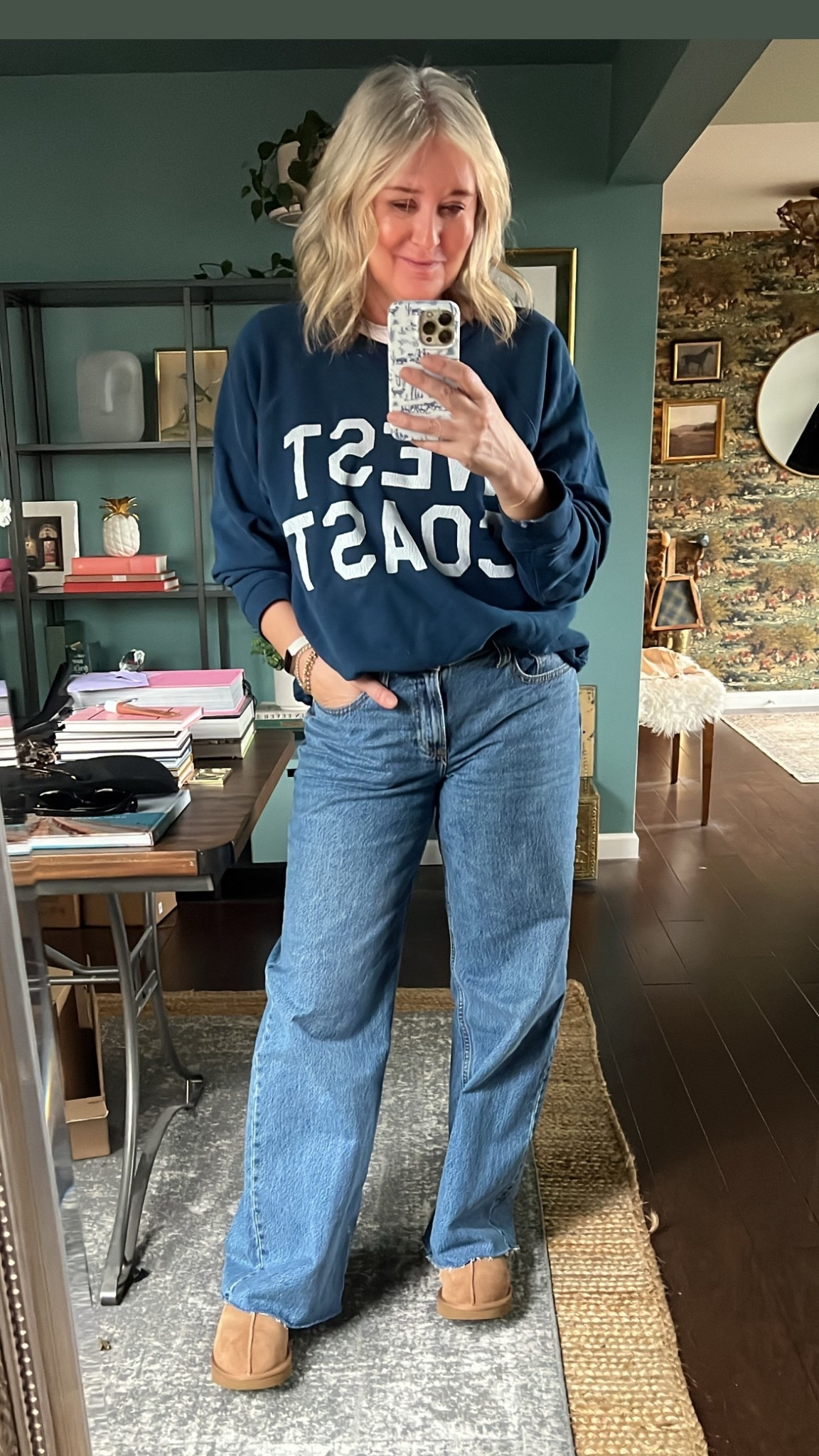 The closest I’ll get to game day attire😆 Go Hawks💙💚

Jeans 28 Long
Sweatshirt old🙈

Abercrombie, Free People