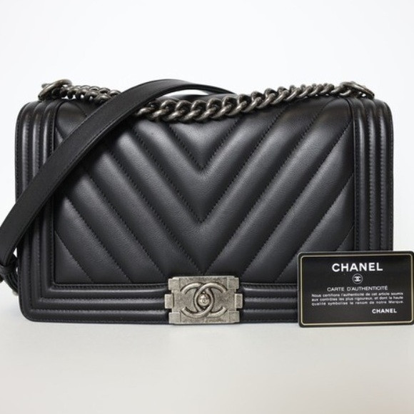 Old Medium Chanel Boy Bag Black Chevron leather Like new | Poshmark
