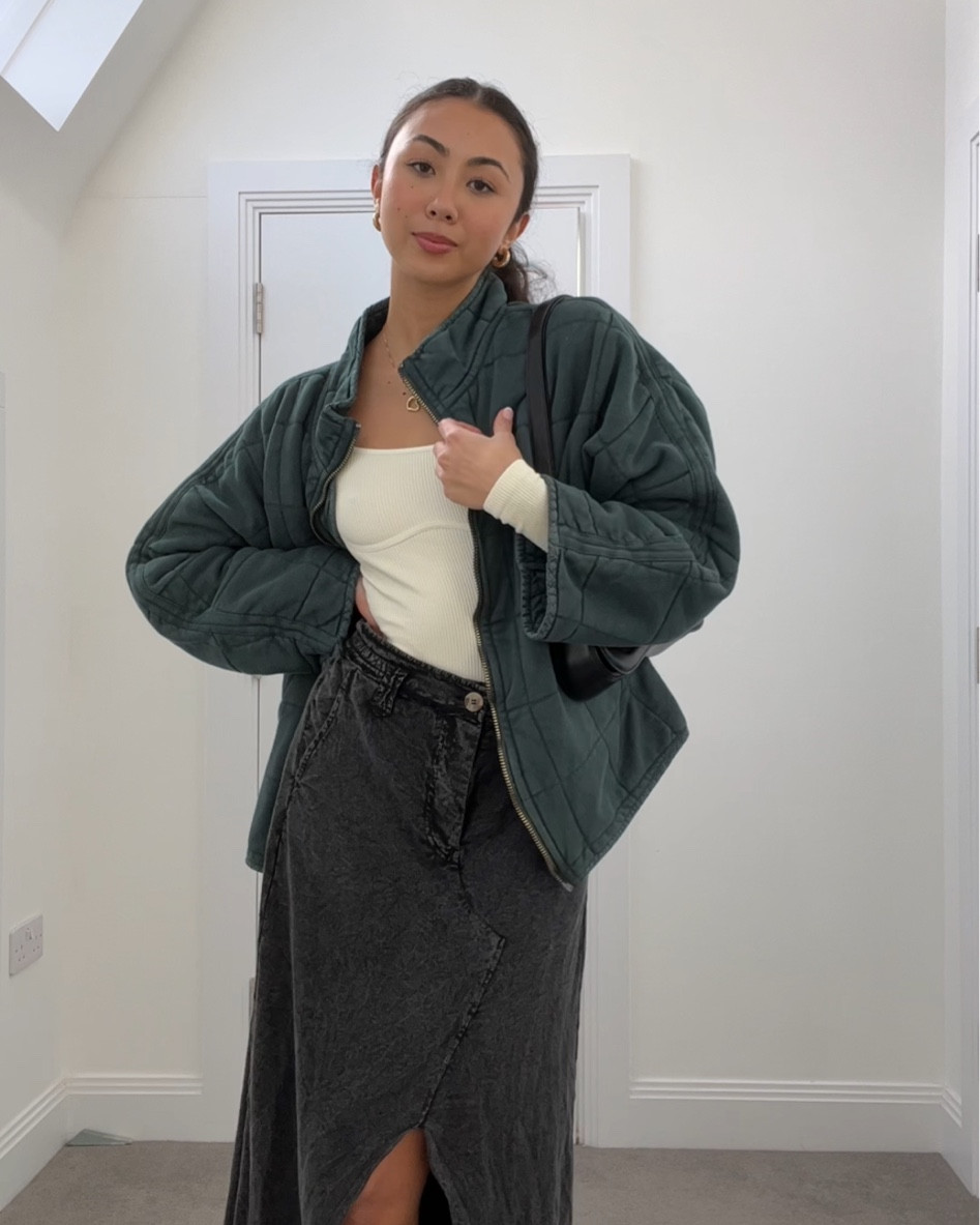 My favourite outfit at the moment - a cute bodysuit, great maxi and a quilted green bomber 

#LTKeurope #LTKfit #LTKunder100
