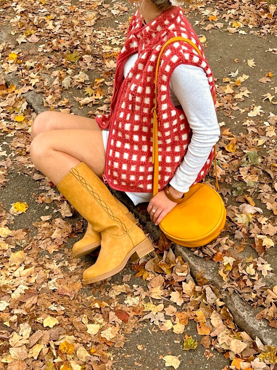 the perfect fall outfit ❤️ I’m wearing size XL in the vest for an oversized fit! 

#LTKStyleTip #LTKBump #LTKSeasonal