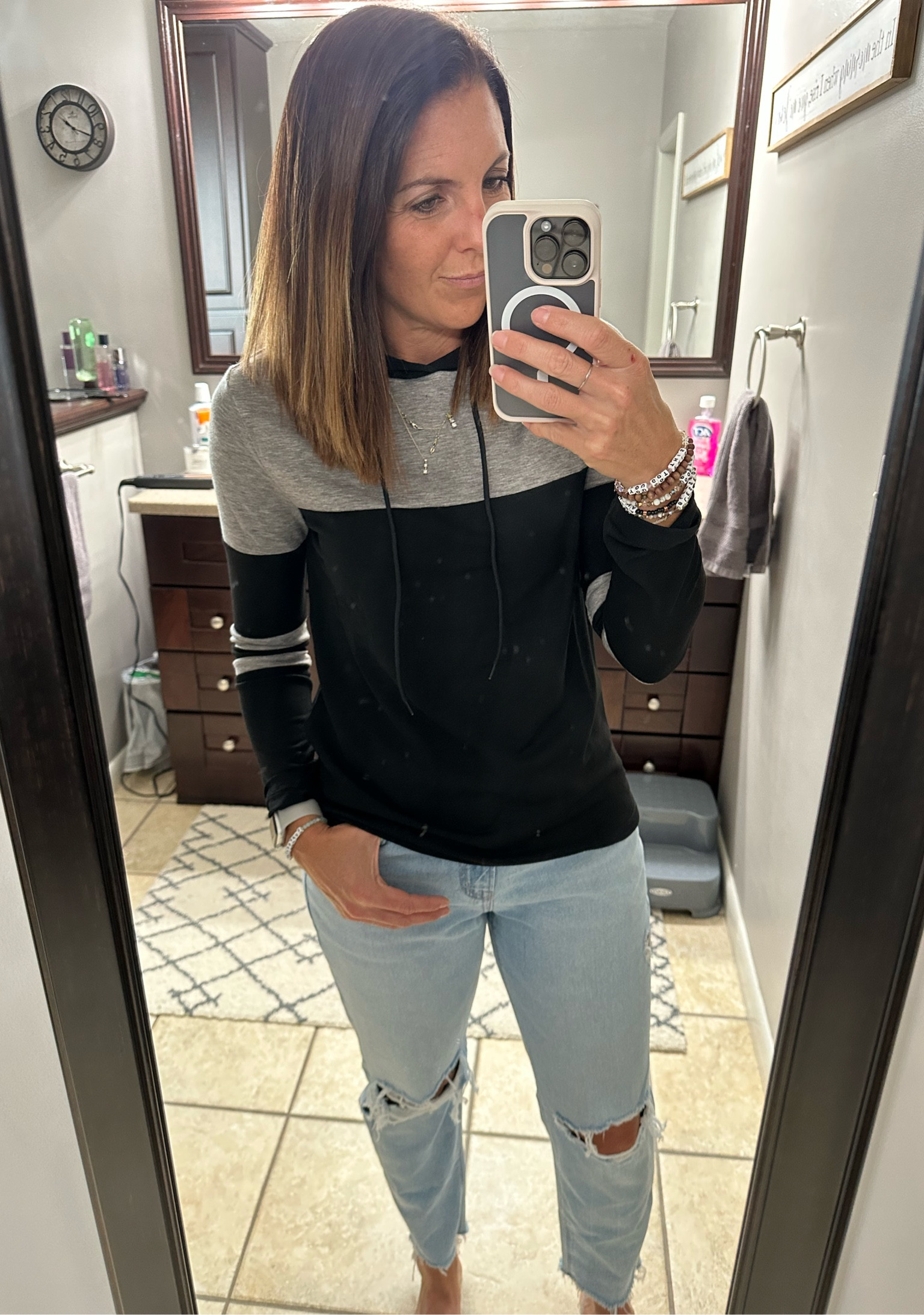 Nice Transition Sweatshirt not being thick…size up one
Jeans I sized up one…love the Curvy AE jeans with no gap at butt
Bracelets - Code: mommatracy

#shein #ae

#LTKfindsunder50