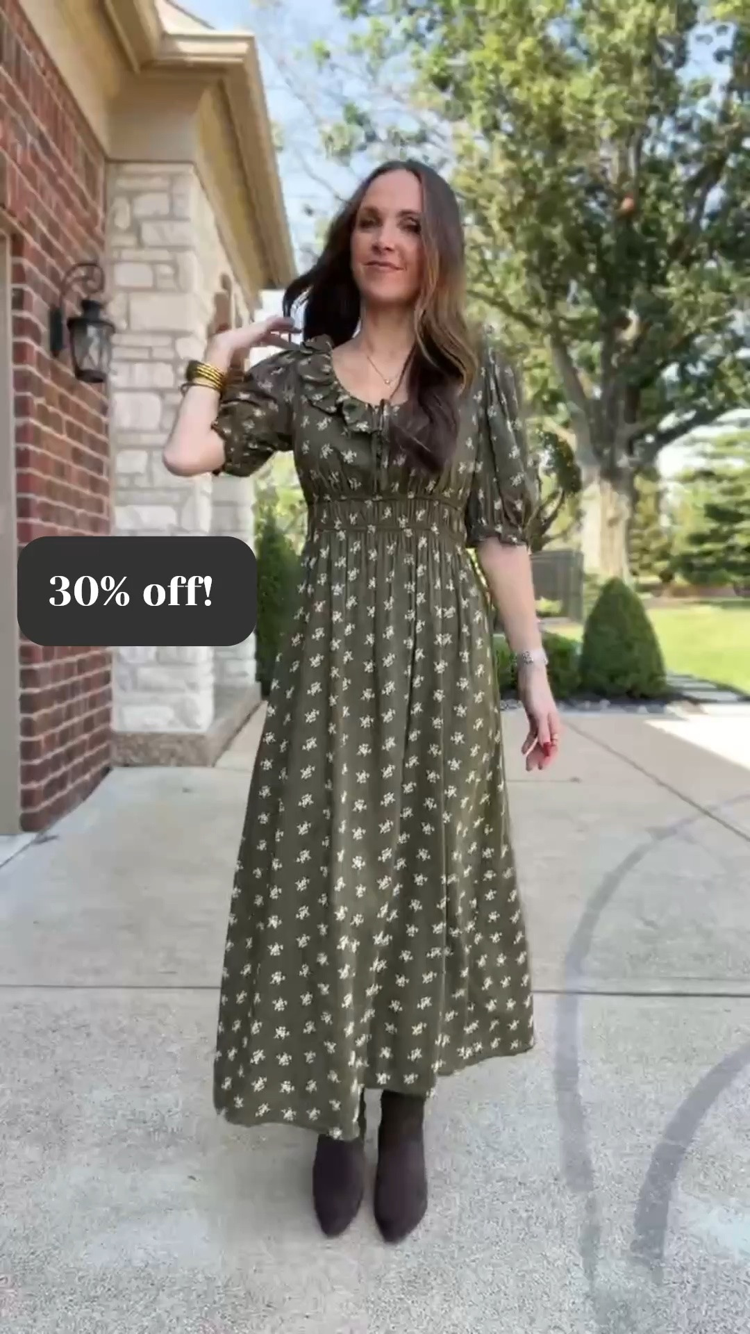 @oldnavy dress comes in multiple colors and is 30% off with code EXTRA .

#LTKgrwm