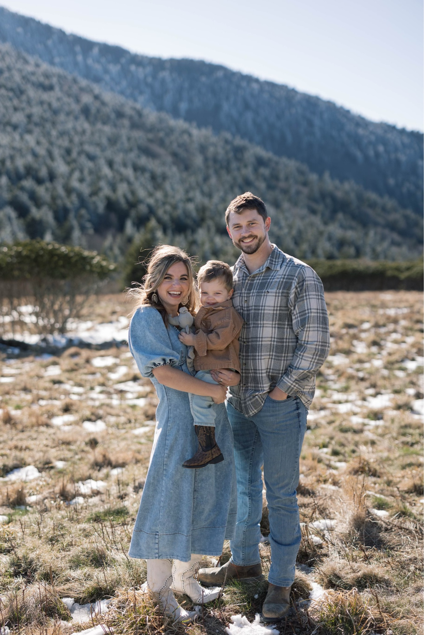 Family photo outfits 

#LTKfamily #LTKfindsunder100 #LTKbaby