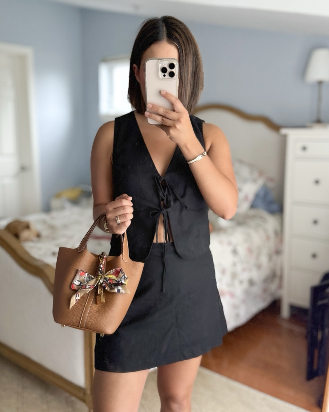 Linen-blend set 🖤

• Top is size S for my usual 36/4US (true to size) 
• Skort (a short that looks like skirt) is size S (runs a little big, I could have done XS but it’s nice to have extra room). I’m usually 38/6Us bottoms 


#LTKU #LTKStyleTip #LTKPetite