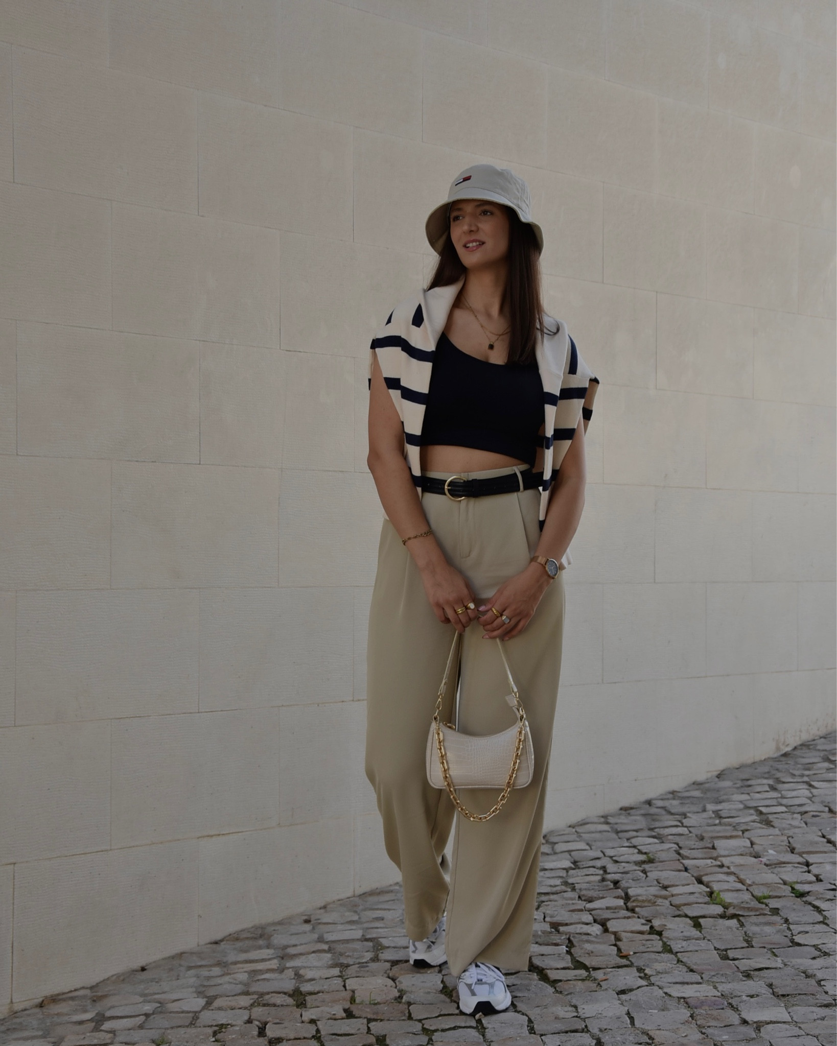 Casual and neutral outfit, perfect for a Sunday walk. 

#LTKeurope #LTKfamily #LTKSeasonal