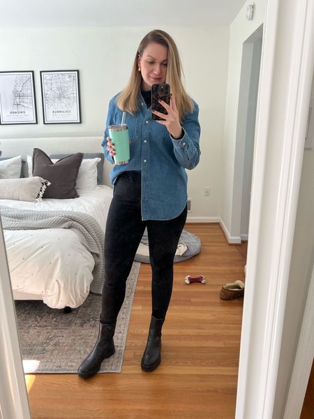 Today’s look for a chilly Sunday! Love layering  turtleneck under a button down - adds some additional visual interest! And yes I’m still rocking skinny jeans. Love how they look in these boots.