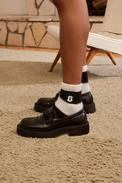 Men Disney Mickey Mouse Crew Socks | Forever 21 | Forever 21 (US)