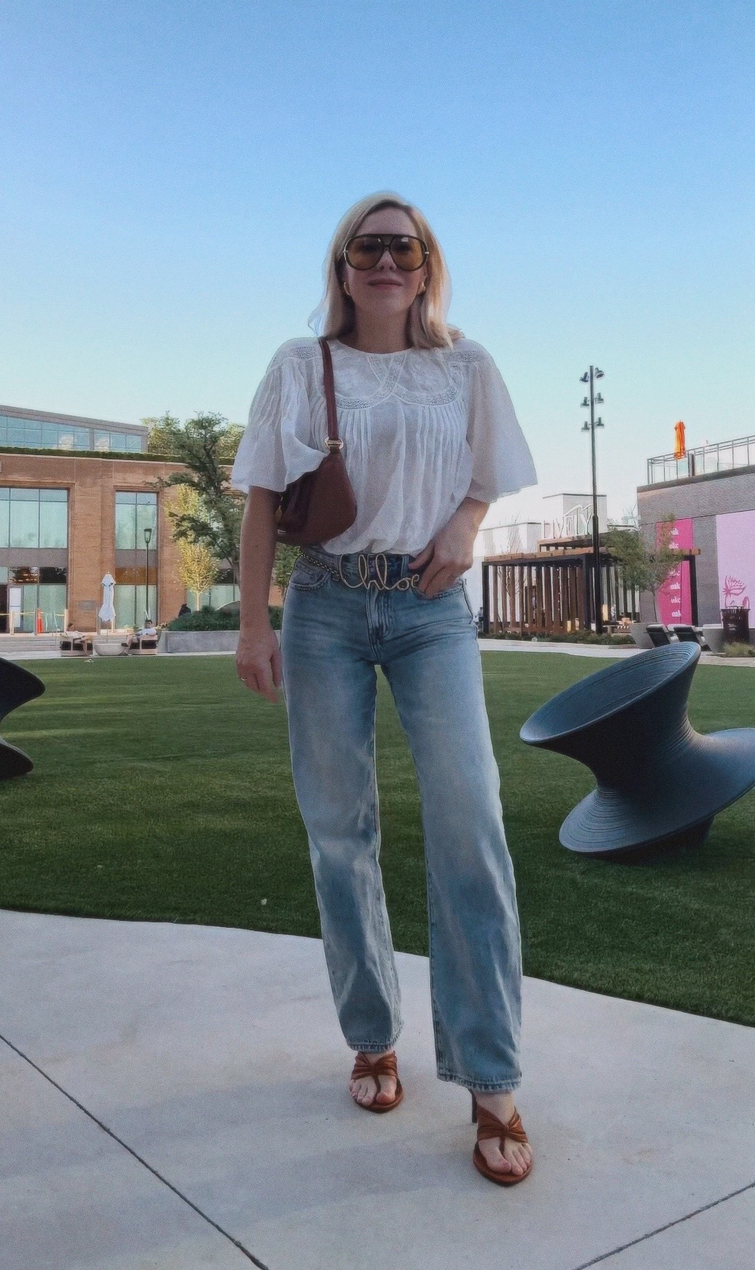 These are my favorite barrel jeans 
Jeans
White top
Lace top


#LTKSeasonal #LTKdayinmylife