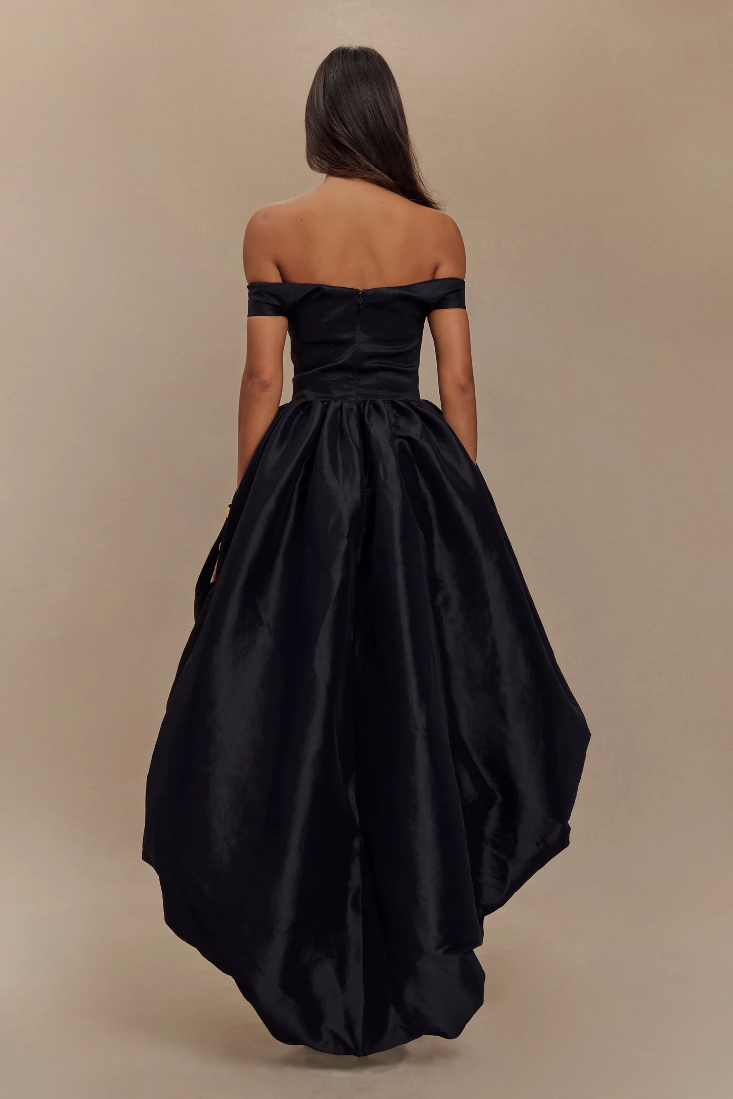 Amelia Bubble Maxi Dress - Black | MESHKI US