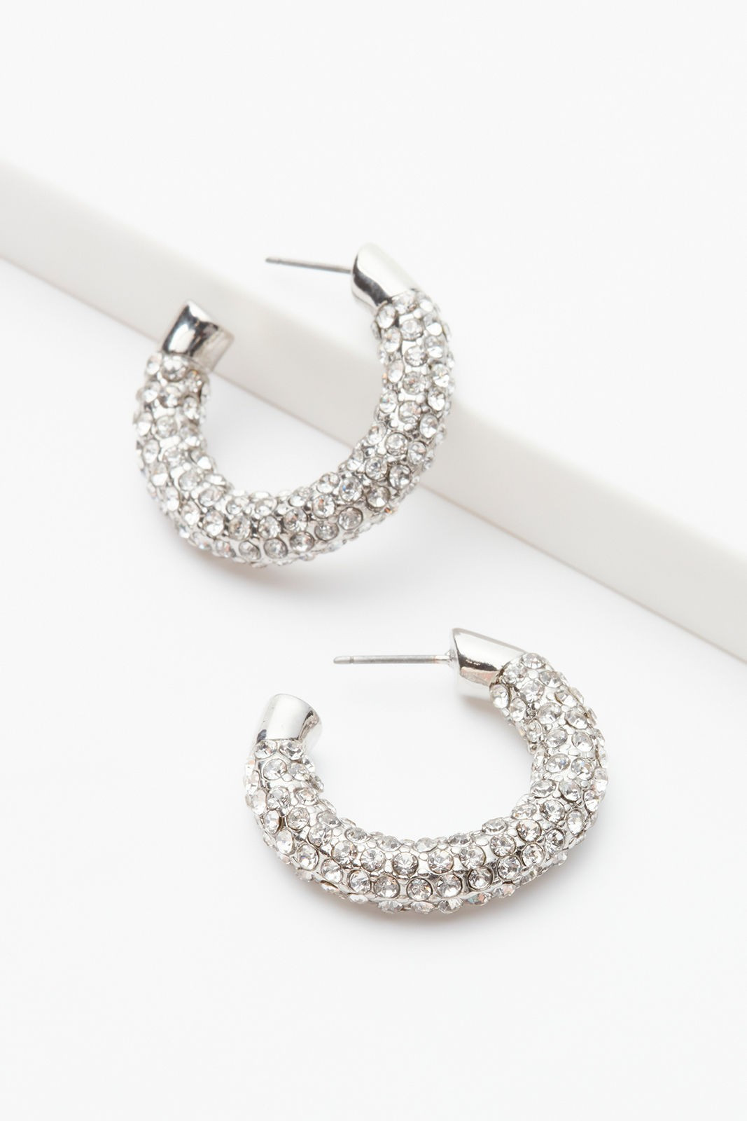 EVEREVE Audrey Crystal Hoop Earring | EVEREVE | Evereve