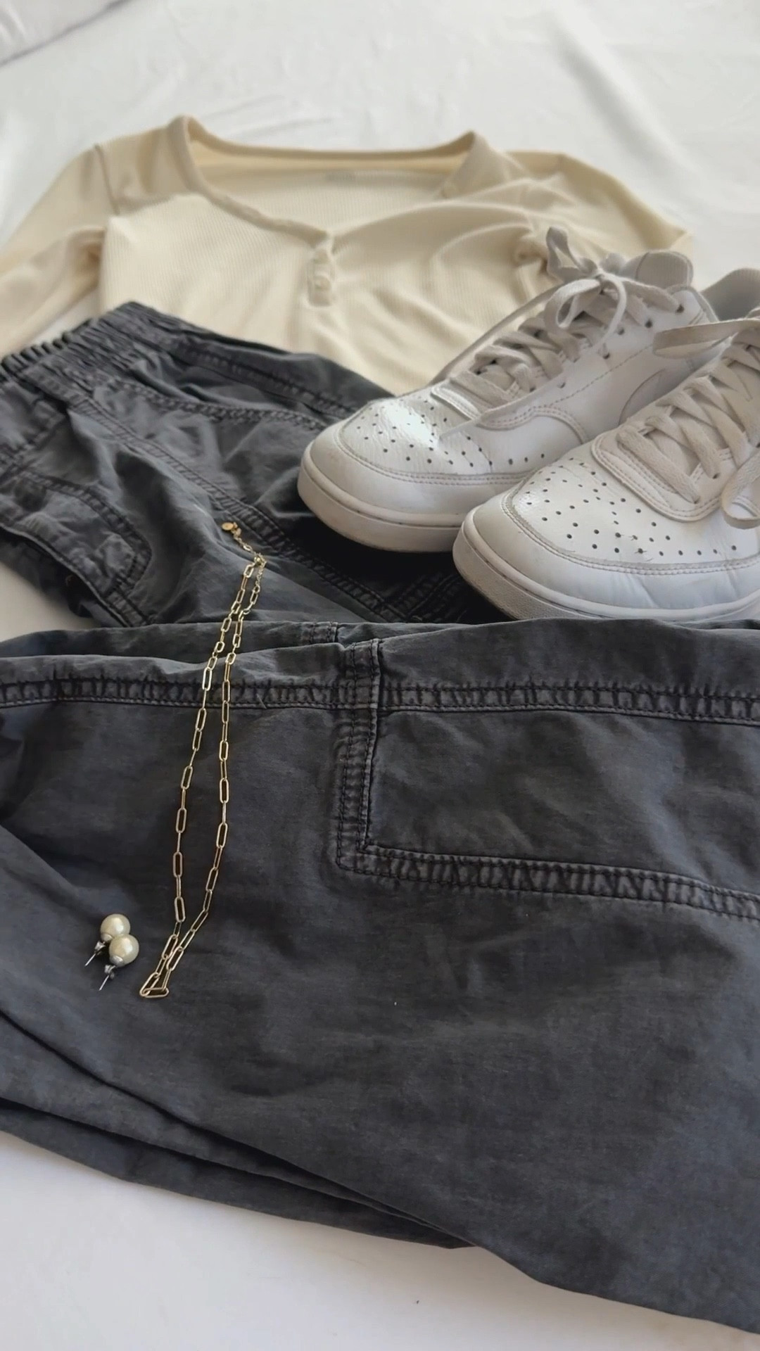 Weekend casual but make it chic 🤍
Effortless neutrals & gold details for a go to cozy combo this season. Perfect for errands, travel days, or just coffee runs when you still want to look put together ☕️✨ I’ll be adding everything to my Christmas list this year 🎄🎁

#OOTD #LTKStyle #WinterNeutrals #CozyChic #EffortlessStyle #GoldDetails #NeutralVibes #LTKOutfit #EverydayStyle

#LTKCyberWeek #LTKHoliday #LTKGiftGuide