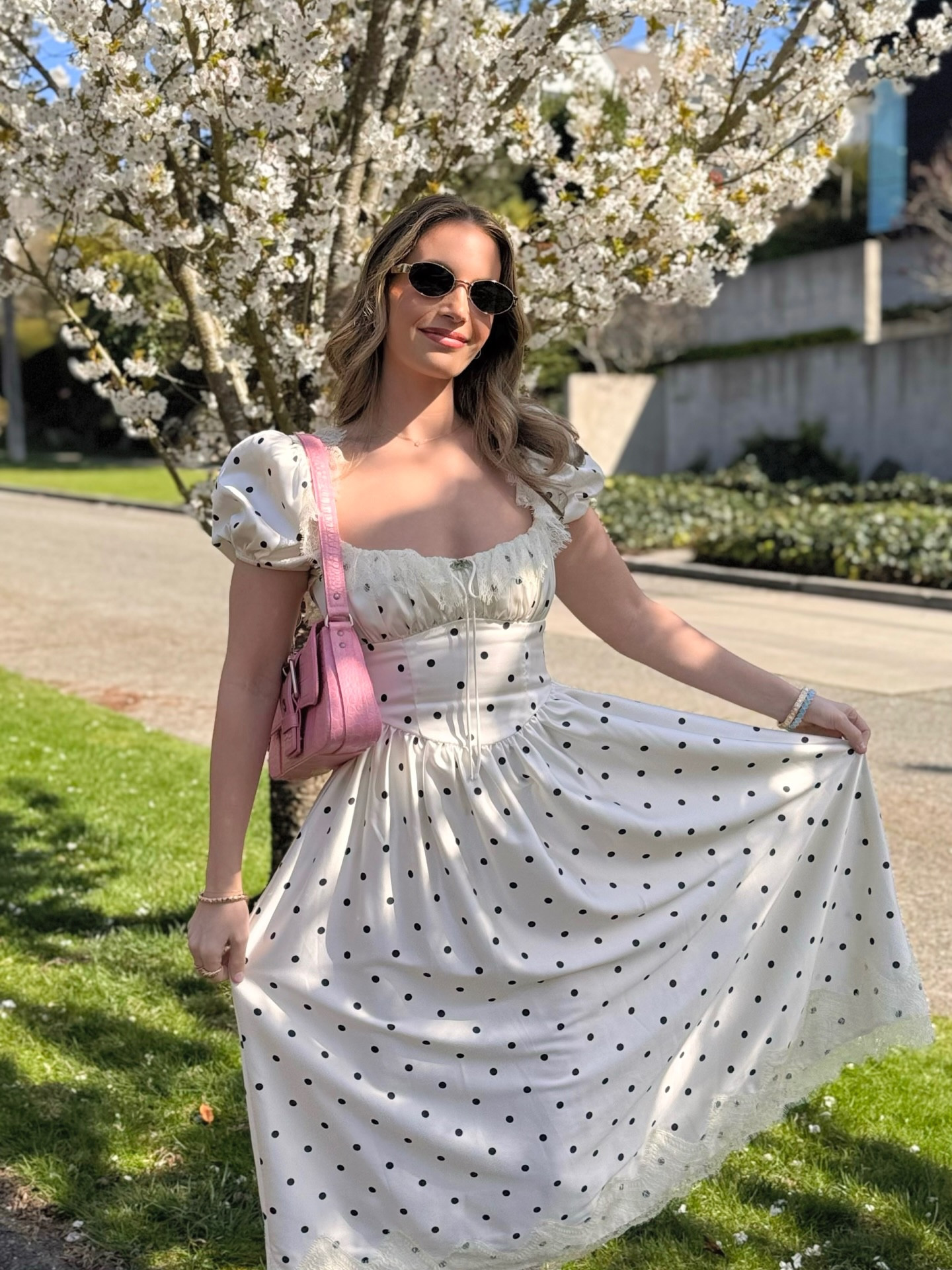 Cherry Blossom Szn 🌸🩷

#cherryblossomseason #polkadotdress #springstyling #springfashion #polkadots