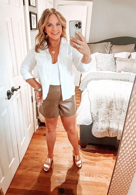 Tans & whites for dinner last night! Such a perfect summer combo!

#LTKFind #LTKSeasonal #LTKunder100