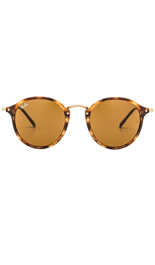 Ray-Ban Round Fleck in Tortoise & Brown Classic B-15 | Revolve Clothing