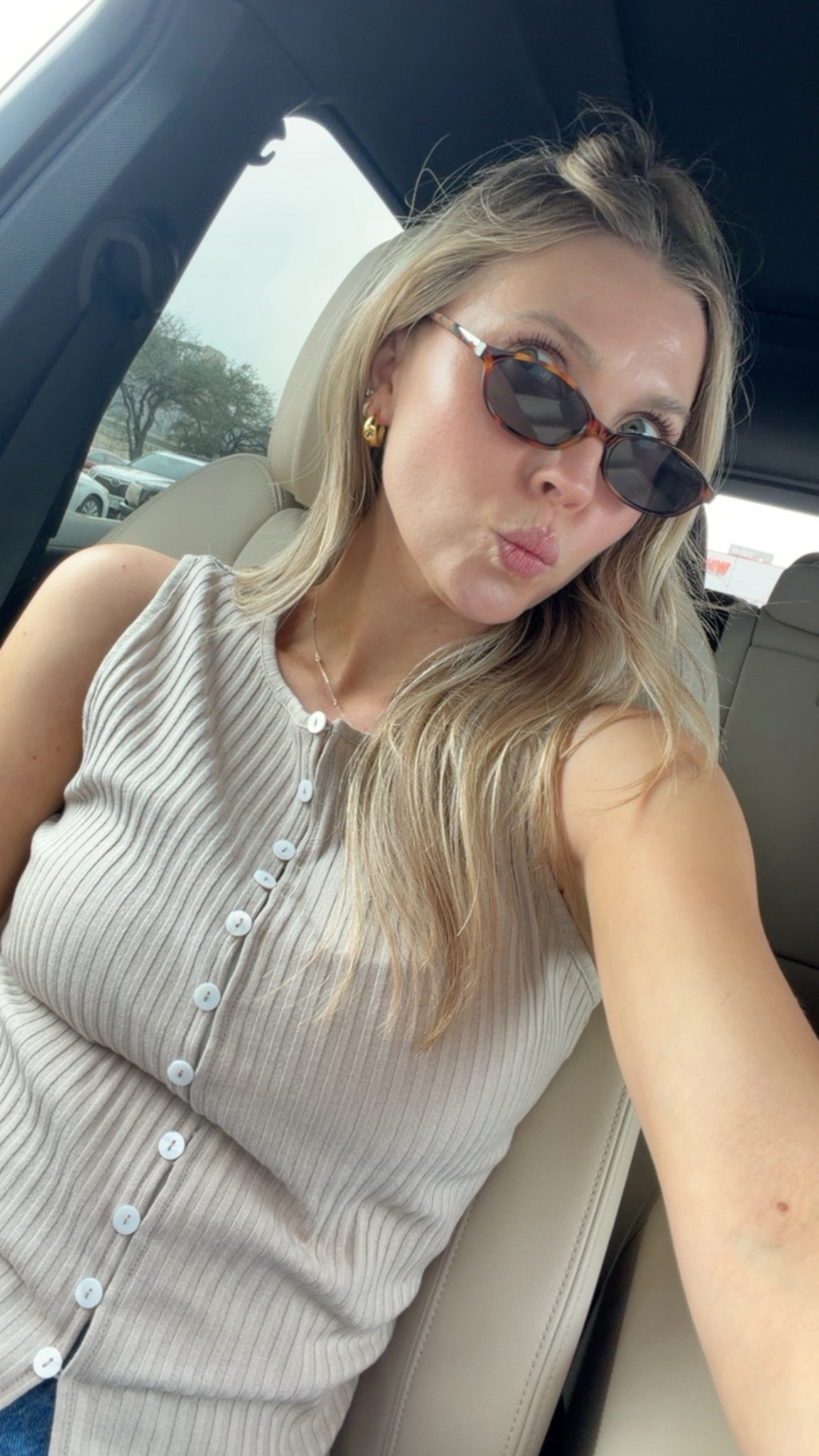 Weekend OOTD! Nursing friendly top for spring! Size S.

#LTKdayinmylife #LTKootd #LTKmomlife