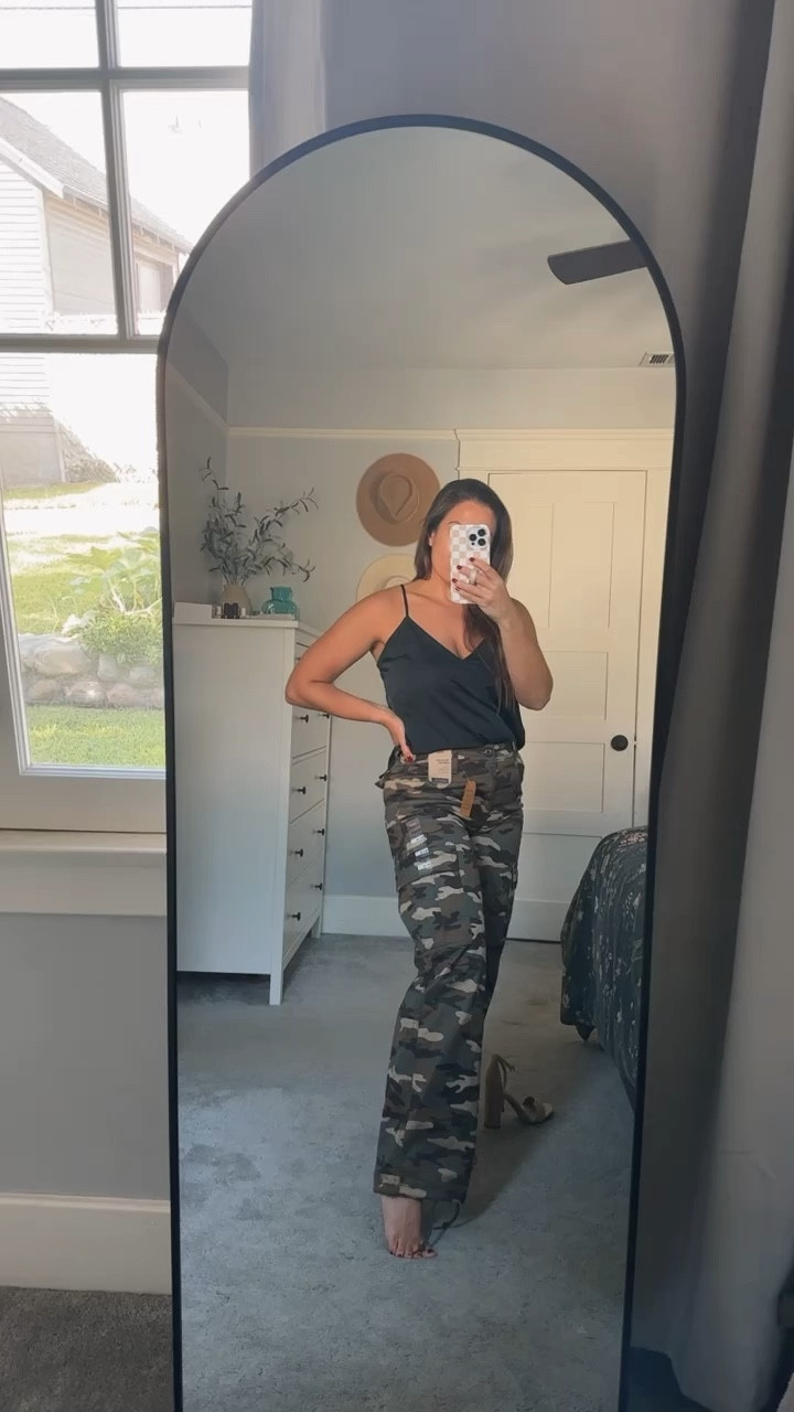 Cute Levi’s Cargo pants for fall! 🍂 

#LTKSeasonal