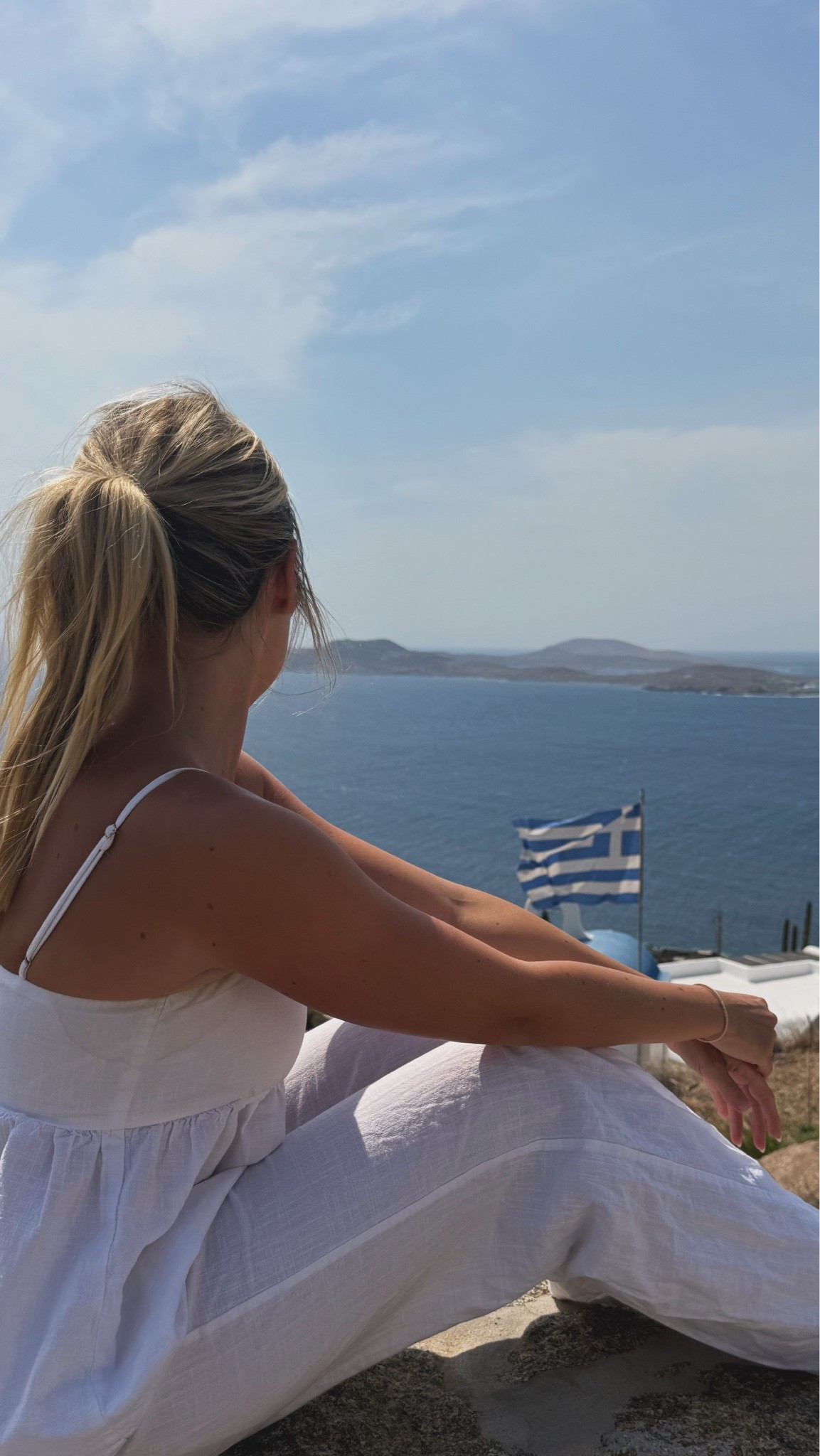 Love this white linen set 

#linen #twopieceset #greece #vacation