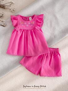 Cozy Pixies 2pcs Baby Girl Ditsy Floral Square Neck Ruffle Trim Top And Elastic Waist Shorts Set | SHEIN