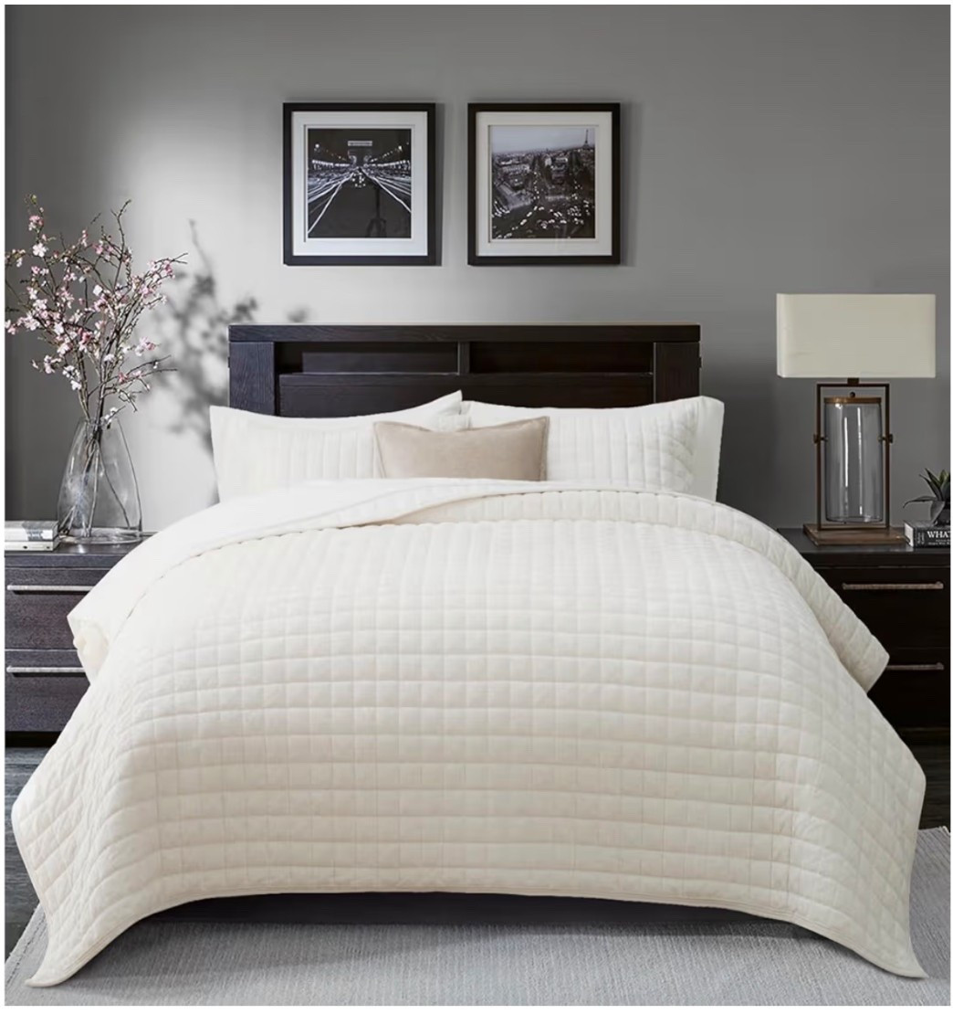 West elm dupe velvet quilt to upgrade your bedroom! 