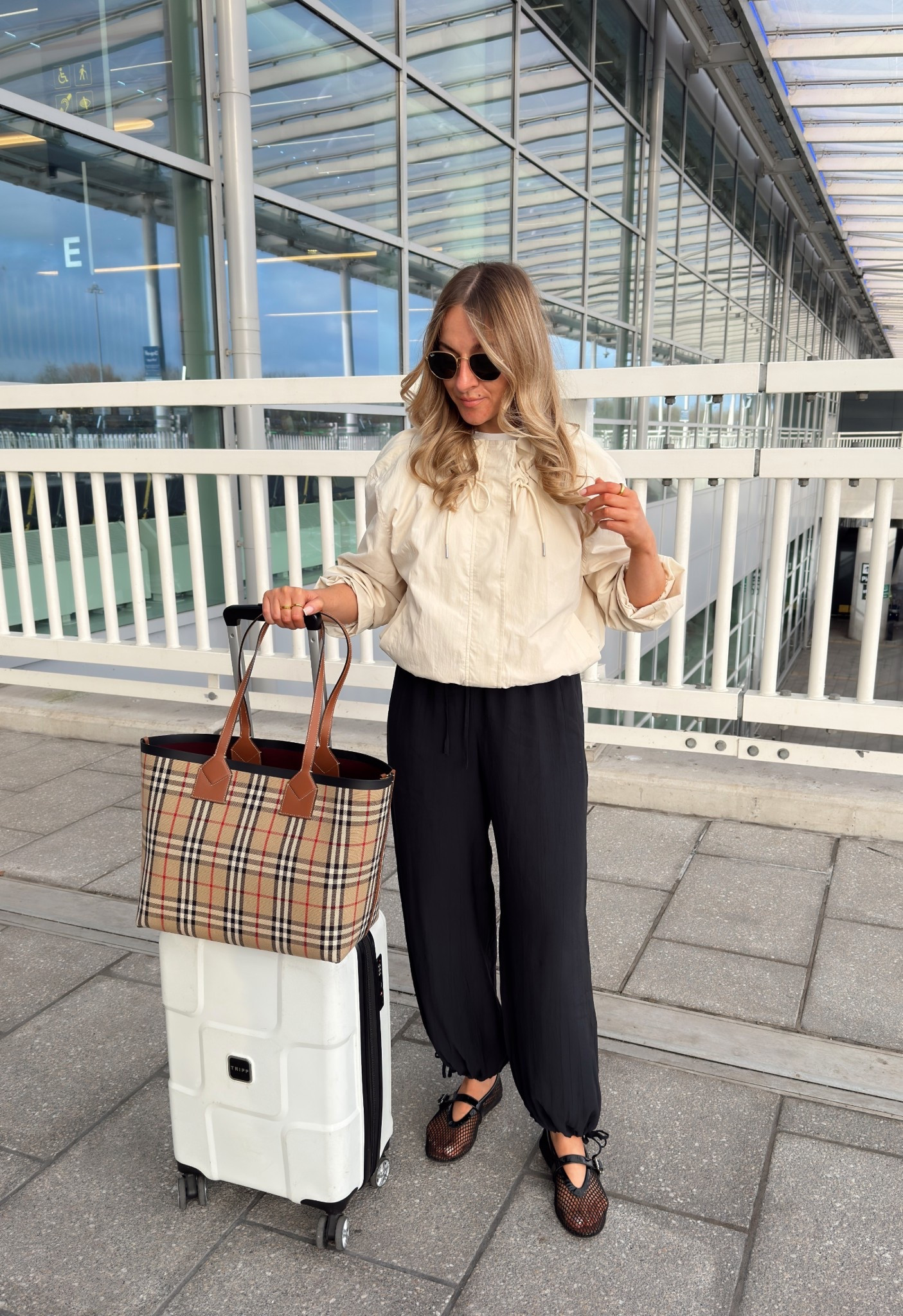 Airport / travel outfit ✈️
Use the code AFSTACIE for an extra 15% off my trousers. (Offer ends 30/03)

Wind breaker: size XS
Balloon trousers: XS short 
White t-shirt: XS

#LTKsale #LTKspring #LTKtravel