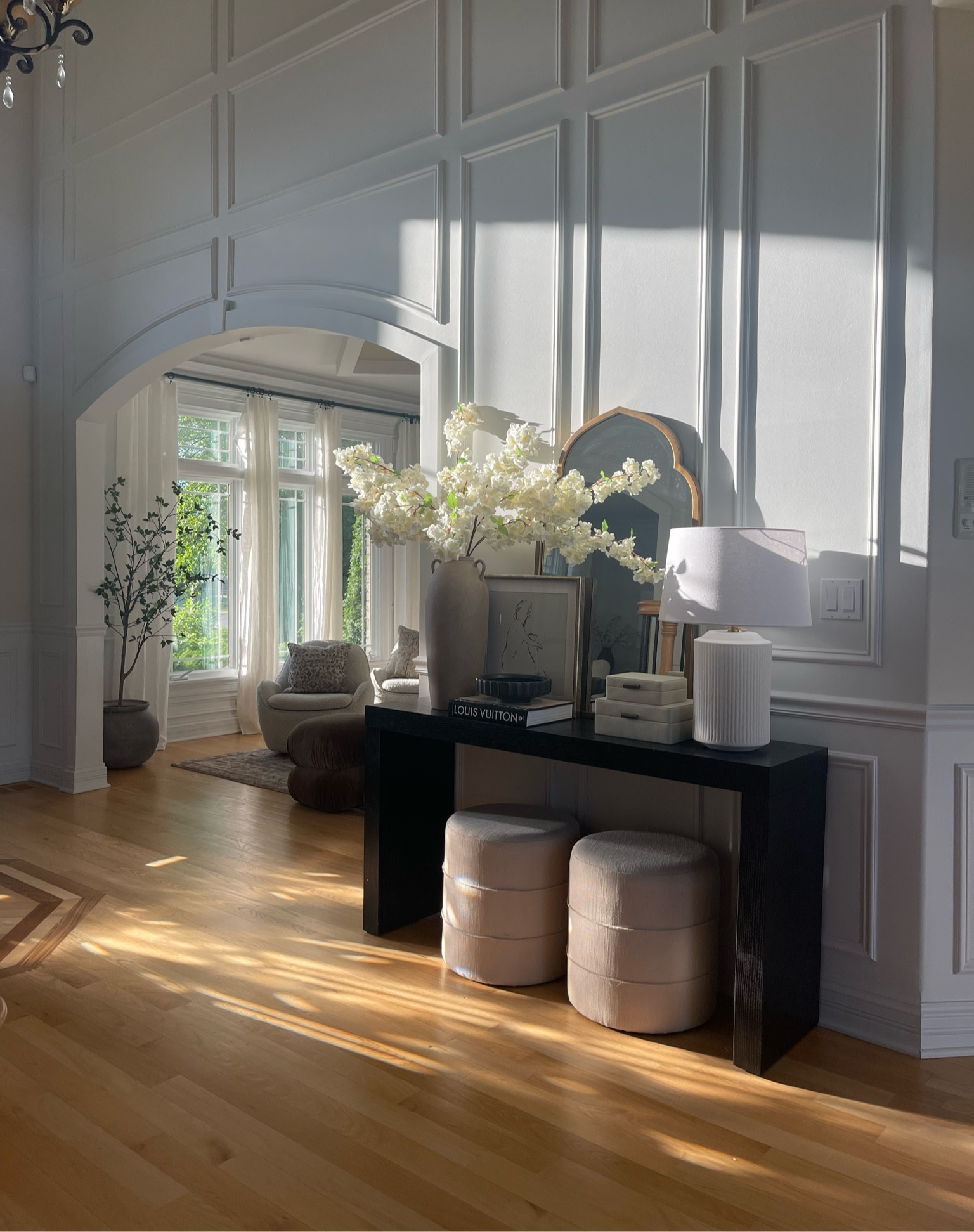 My console table is on sale again! I love this look for less table! Mixing affordable with high end is my favorite!

Console table, entryway, affordable home, home decor, affordable home decor, 

#LTKhome #LTKsalealert #LTKFind