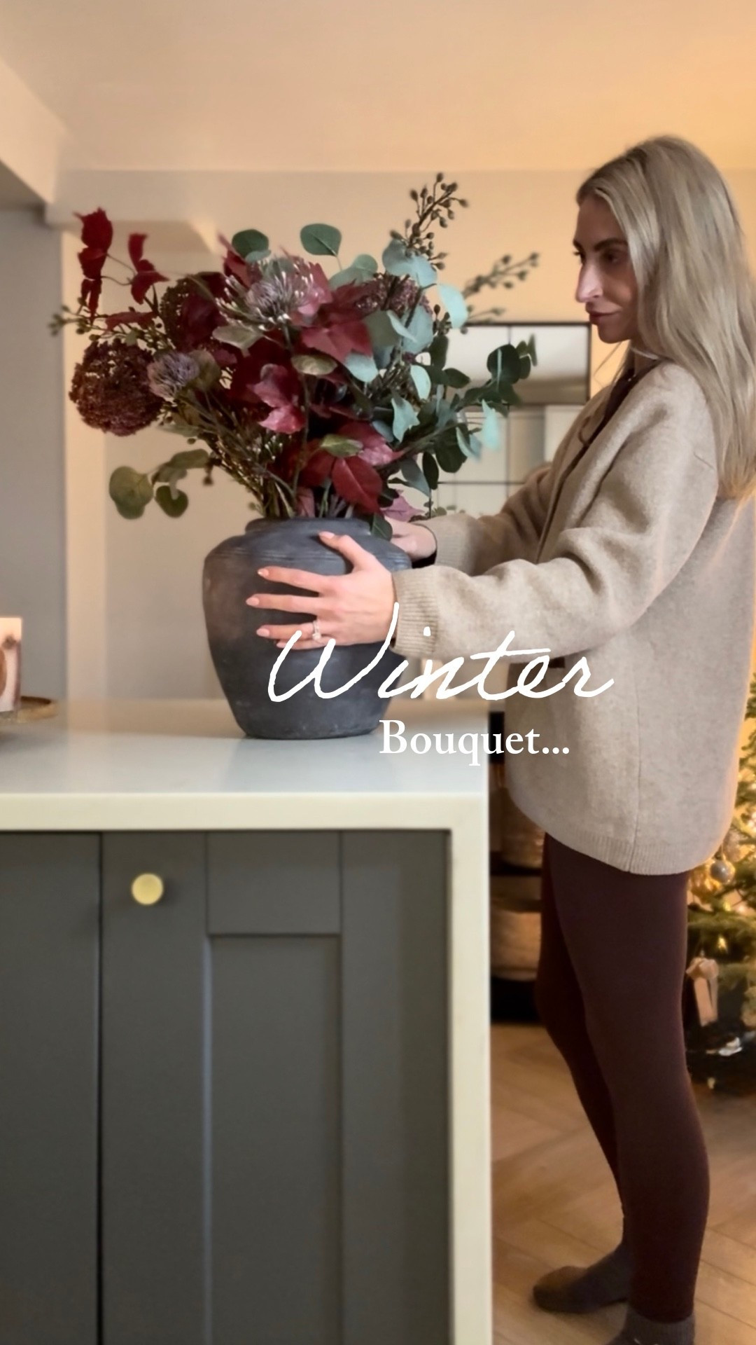 Winter arrangement 🫐🌿🍁

#LTKfestive #LTKwinter #LTKhome