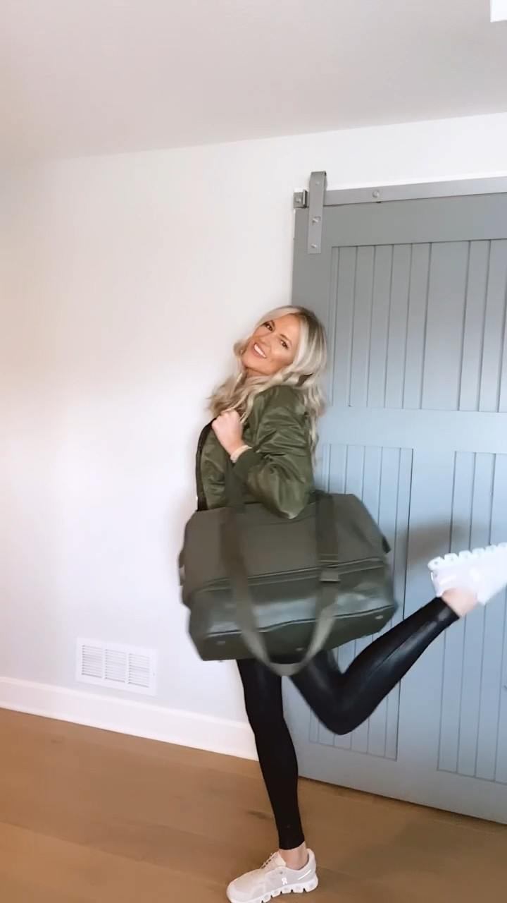 #traveloutfit 

#LTKstyletip #LTKsalealert #LTKworkwear