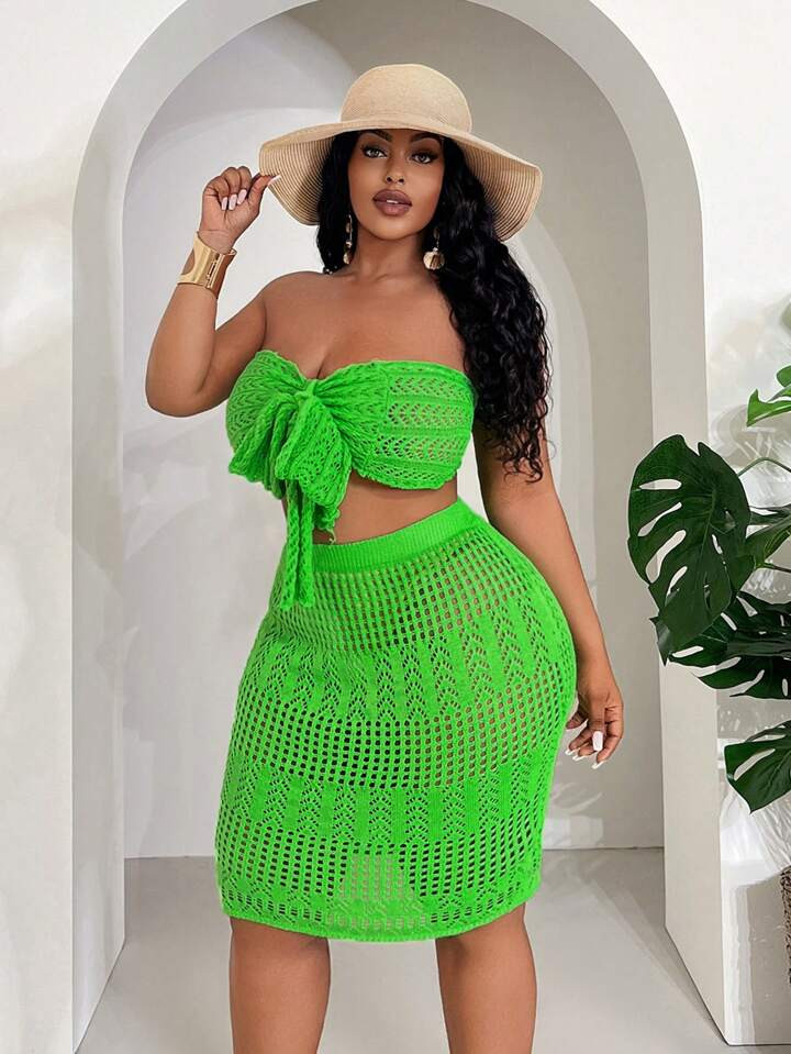 Slaydiva Plus Size Women Holiday Croched Front Tie Halter Crop Top And Hollow Out Bodycon Skirt 2 Pieces Set | SHEIN