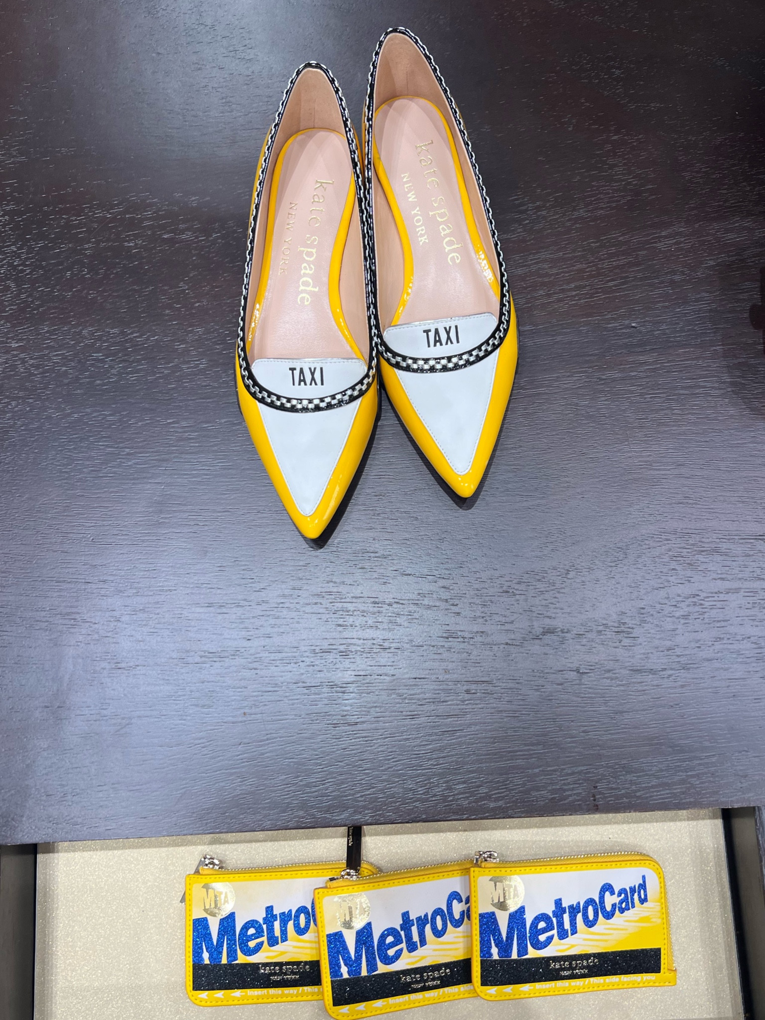 Kate Spade New York Collection 

Amazing ballerina flat shoes with Yellow Taxi  theme🚕 

Great to treat yourself and those one that you love!


#flatshoes #ballerinashoes #katespade #katespadeshoes #katespadewallet #cardholder #ltkfind #fall #fallfashion #streetstyle #elegant #ltkstyle #newcollection

#LTKtravel #LTKitbag #LTKGiftGuide
