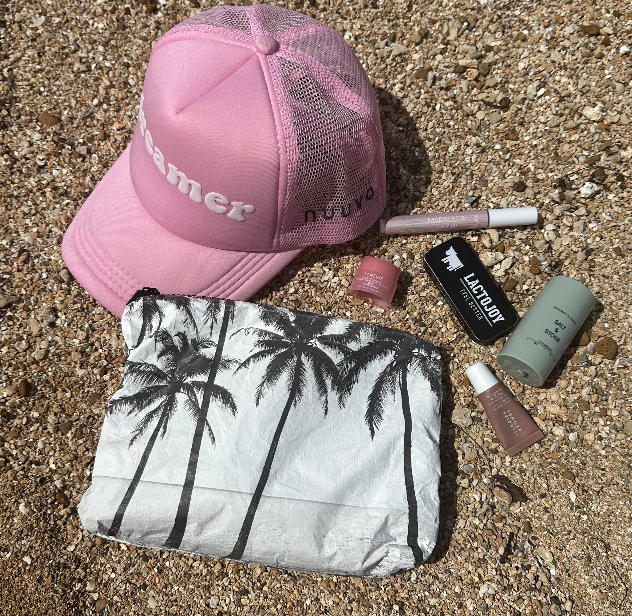 In this ‘what’s in your bag addition’ I have dry lips and a dairy intolerant 😆  (but really these are the best for dairy intolerance and come in the best packaging!)

#LTKItBag #LTKFindsUnder50 #LTKBeauty