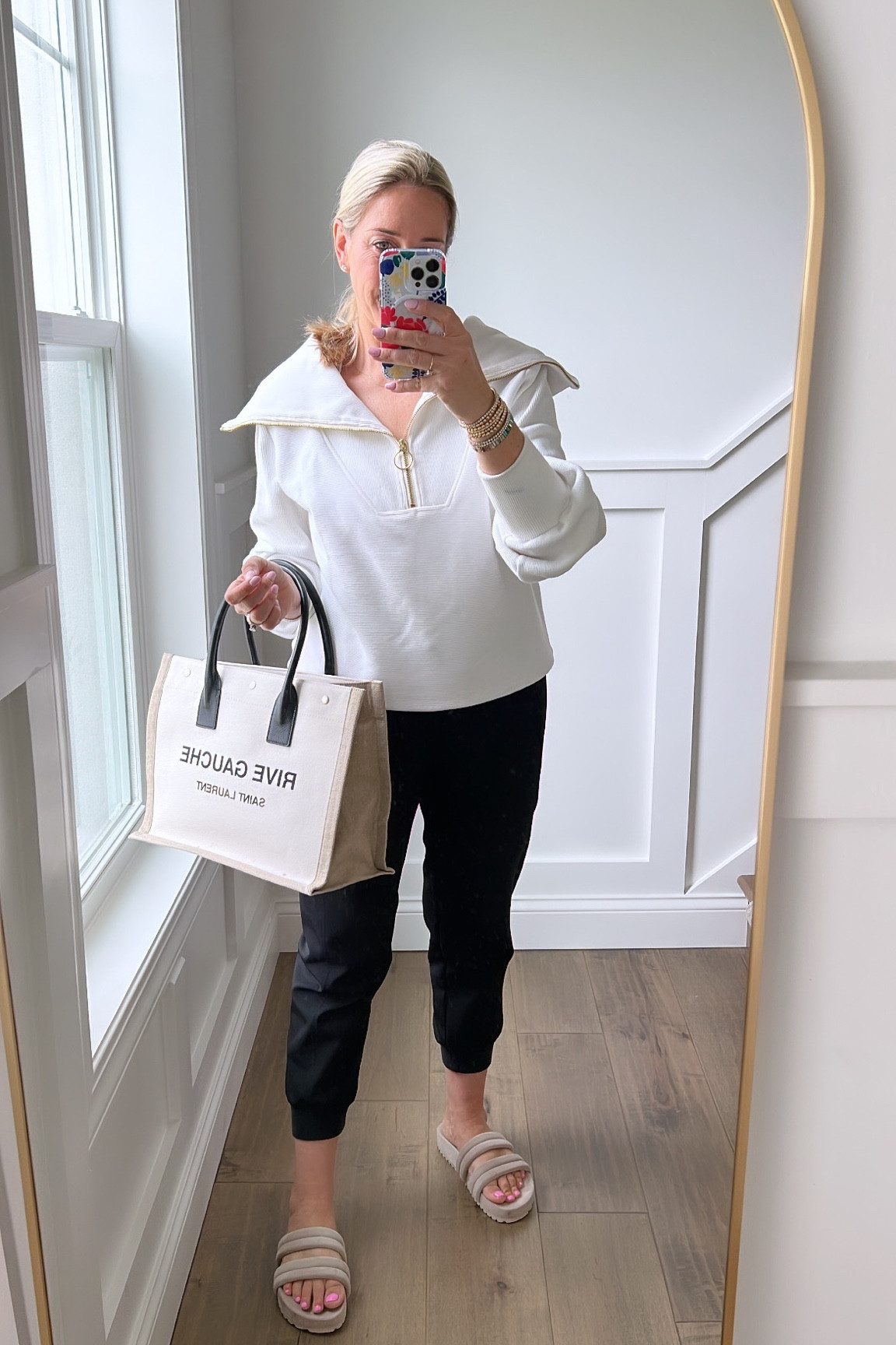 Varley pullover 

#casualmom #varley #sweatshirt #elevatedbasic #zipup #sweatshirt #ribbedsweatshirt #ysl #tote


#LTKstyletip #LTKsalealert