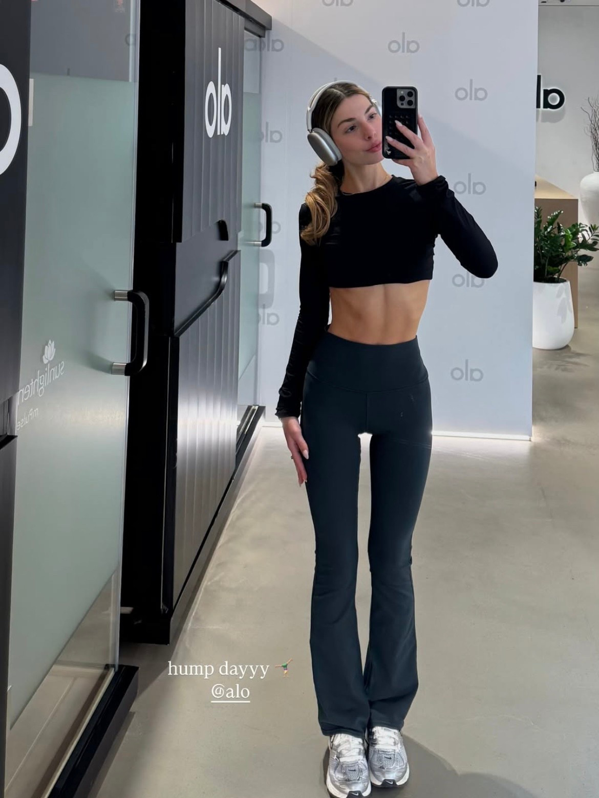 the alo workout look this morning 🤍👟

#LTKStyleTip #LTKActive #LTKSeasonal