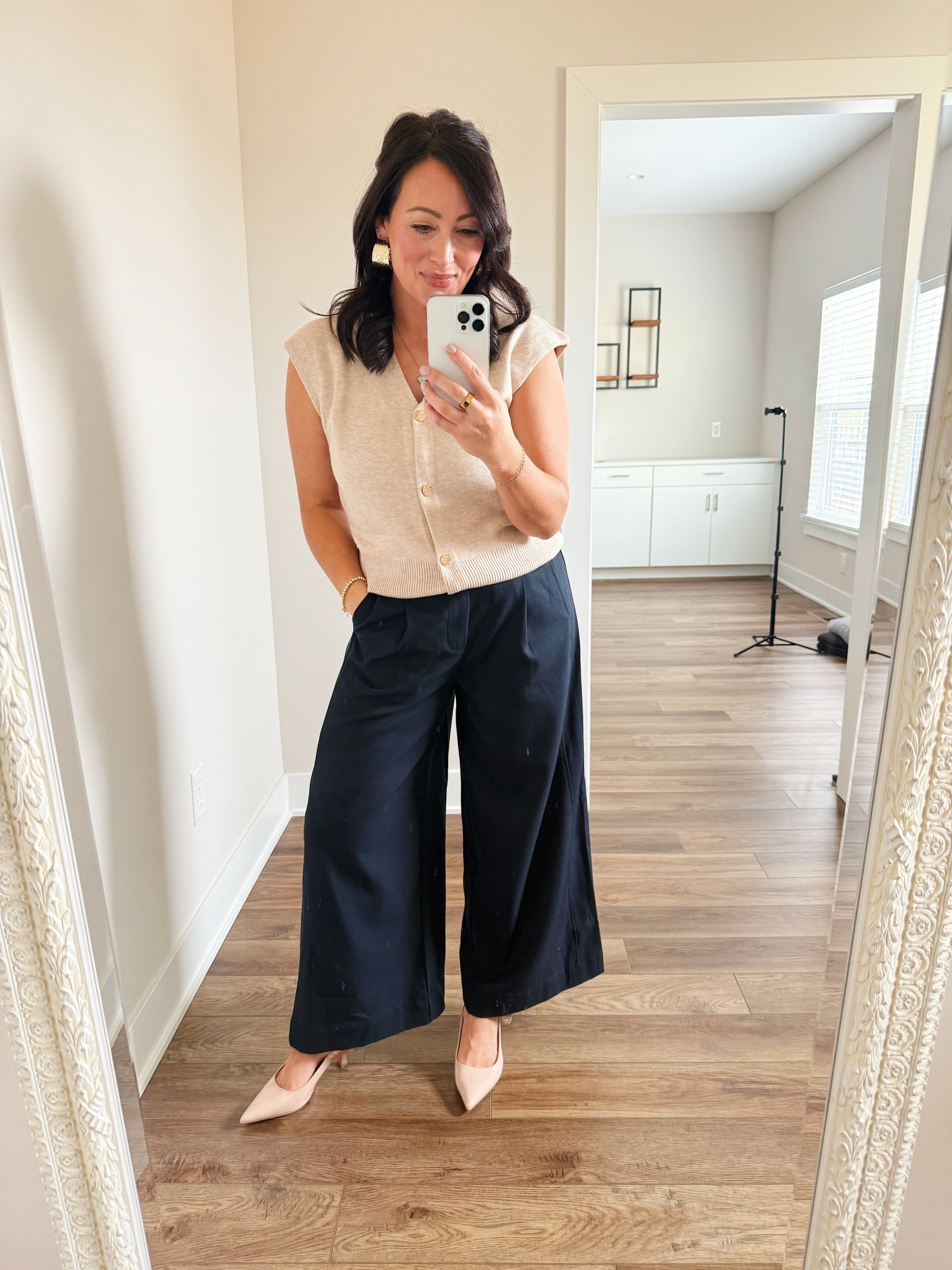 AMAZON FINDS 
• medium vest 
• medium pants 

#LTKWorkwear #LTKgrwm #LTKMidsize