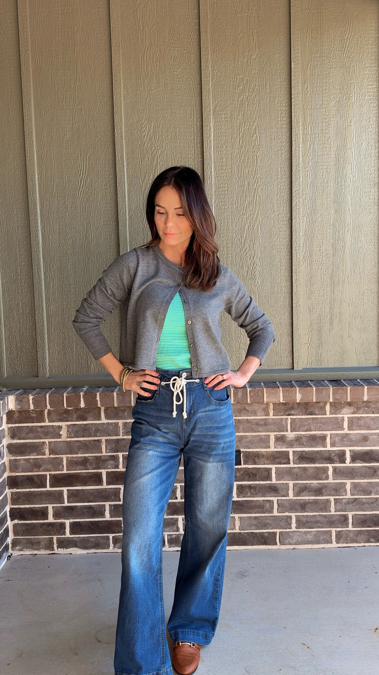 Always get questions about these drawstring jeans! Wearing size small, they run big, so size down! Cardigan is a medium 👌🏼

#denim #target

#LTKStyleTip #LTKFindsUnder50 #LTKSaleAlert