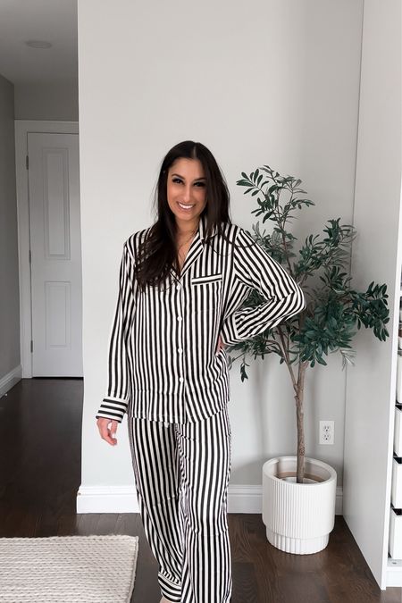 Amazon black and white striped pajamas! This would also be so good for bachelorette matching pajama moment! I wish the white was a little brighter on this one but still so soft and cute 🖤✨



Amazon pajamas, Amazon reviews, Amazon finds, bachelorette party, bachelorette pjs, bachelorette matching outfits, vs dupe, pj set, 2 piece, vanilla girl, that girl, pjs, pajamas, sleep shirt, sleepwear

#LTKfindsunder50