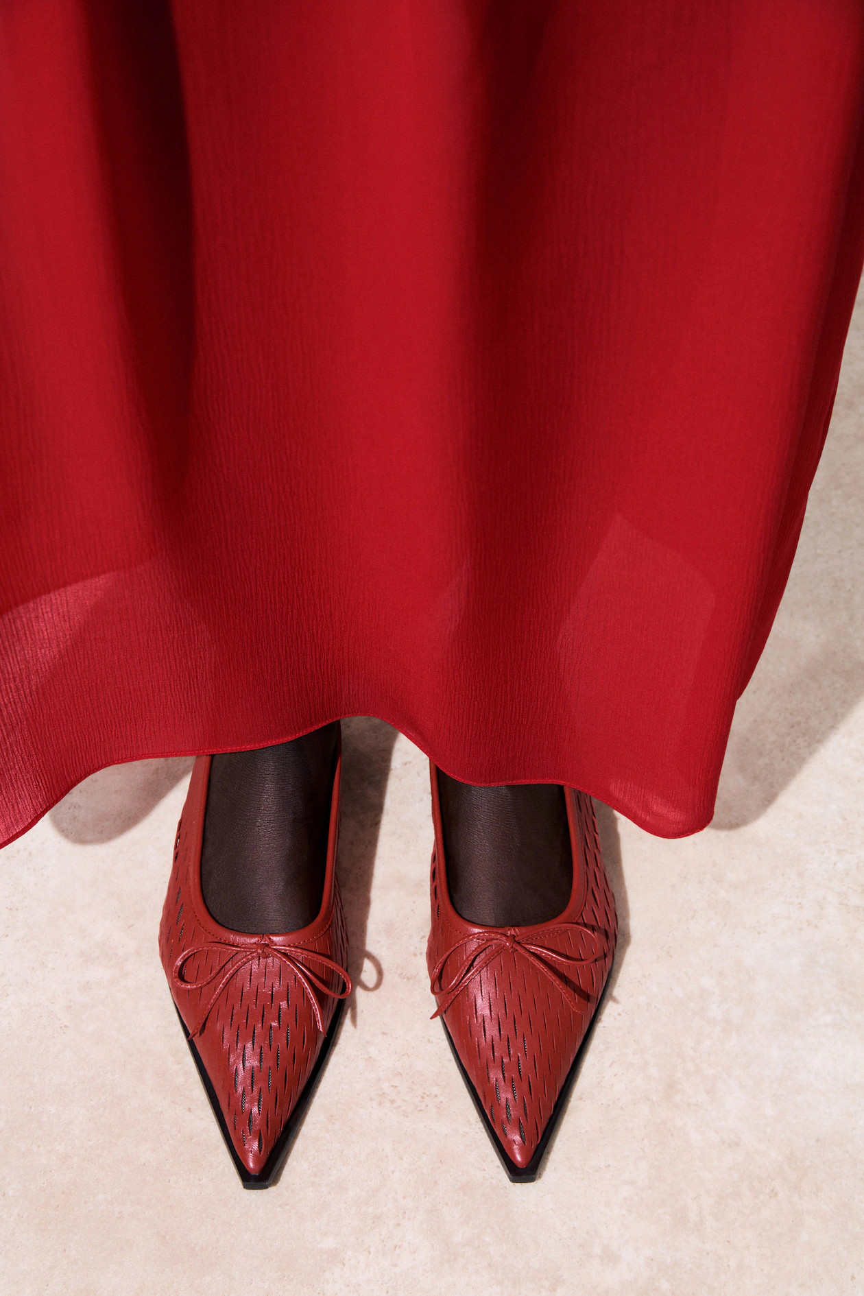 THE PERFORATED LEATHER BALLET FLATS - RED | COS (EU)