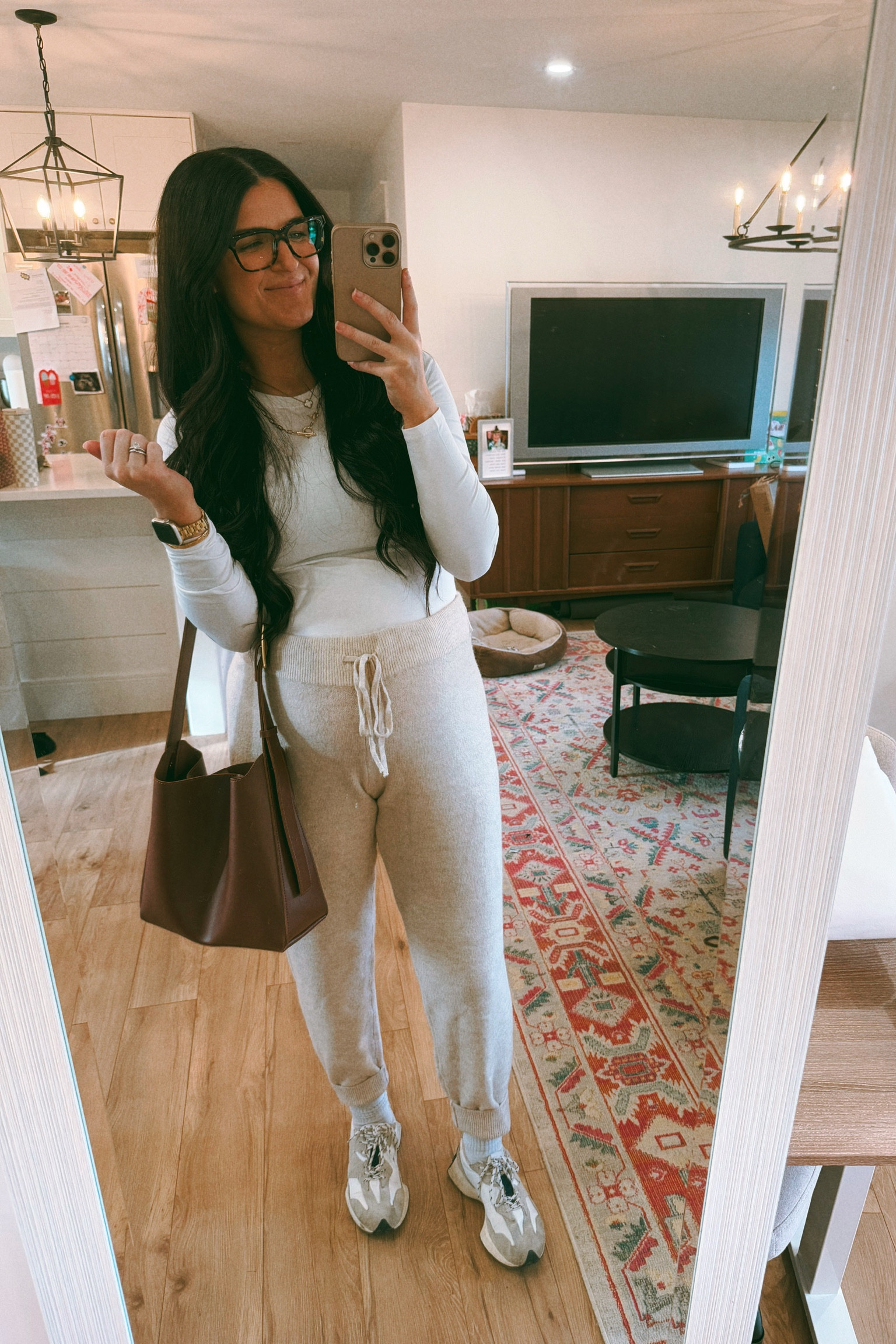 These pants are insanely comfortable and so versatile! 🤍

#LTKcanada #LTKmaternity #LTKsale