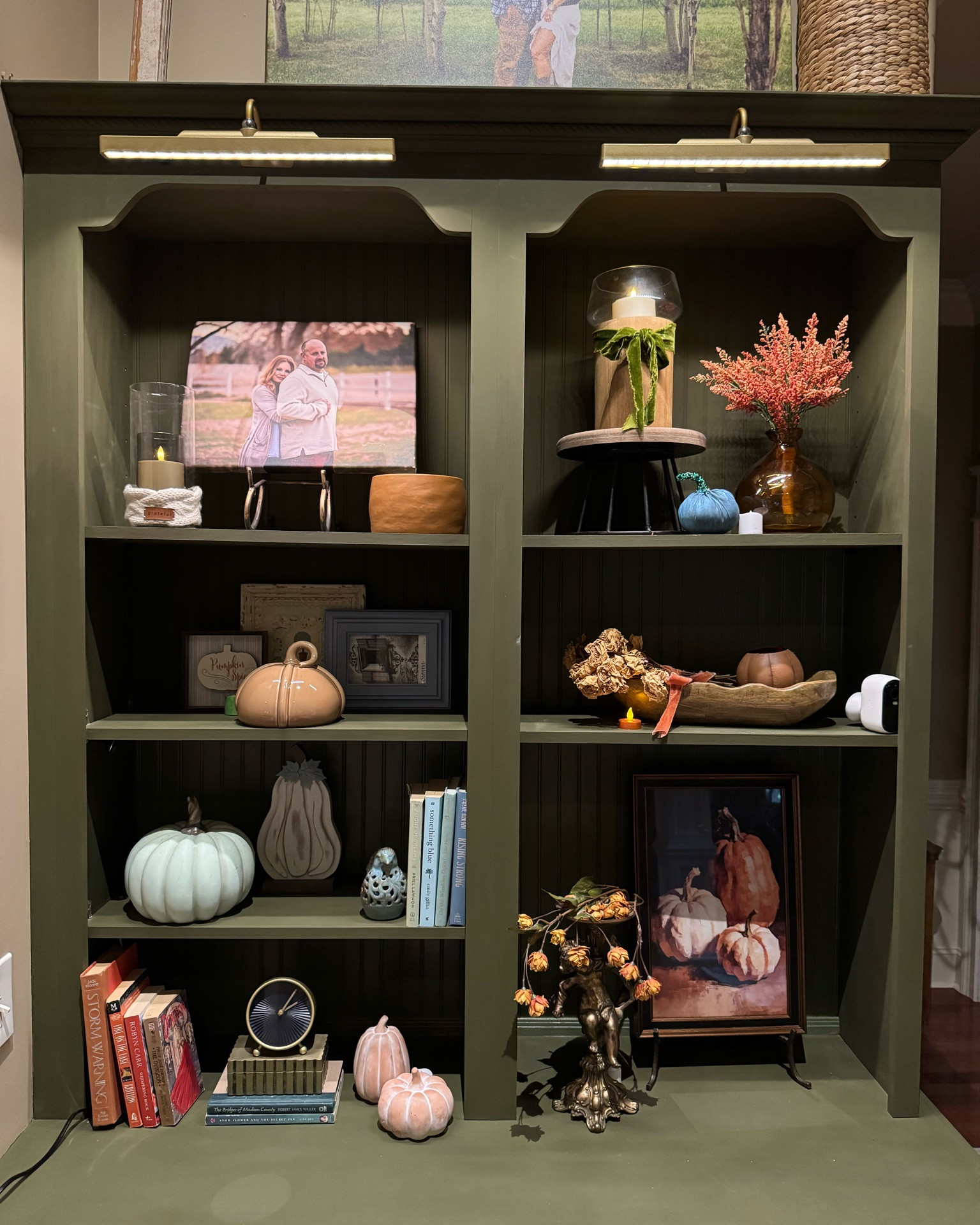 I knew my bookshelves needed more lighting, so I ordered these from Amazon. They’re battery operated and super easy to install. And I love that the bar is adjustable. I can transform the lighting with 3 different lighting options via a remote.

#LTKHome #LTKmomlife #LTKSeasonal