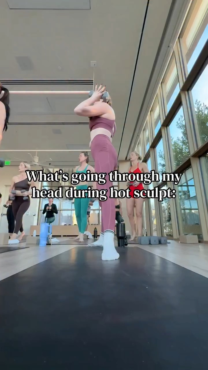 Took over the front row to unlock more matching set super powers 😮‍💨 (I couldn’t get my normal spot 😭) #matchingsetgirls #hotsculpt 

Studio: @o2life 
Instructor: @frraaancesca 
Set: @fabletics 
Socks: @pila.barre code ASHLYNN15

Filming is allowed :)