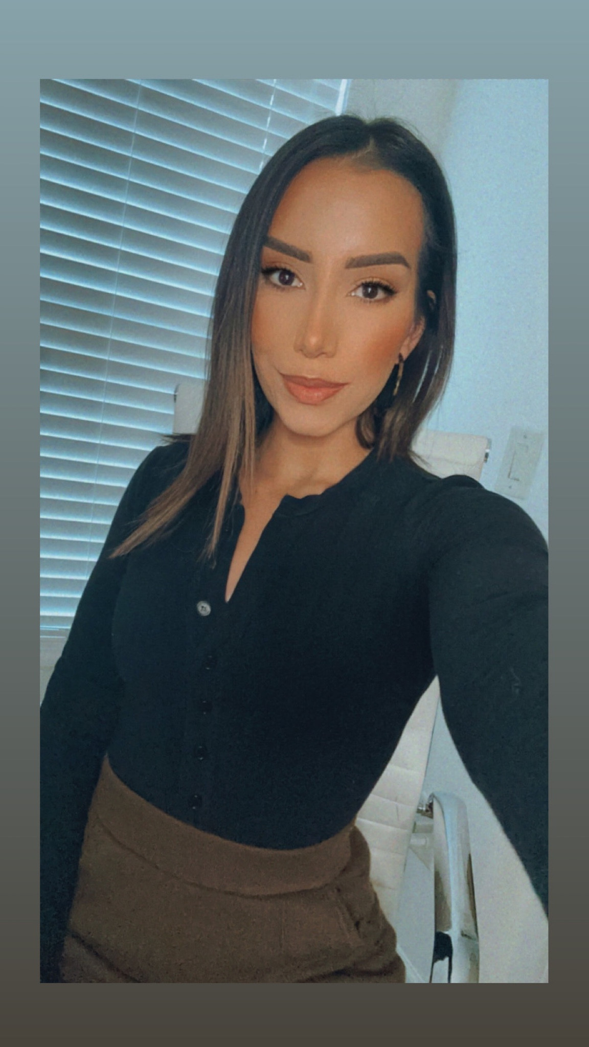 The perfect WFH outfit formula - put-together but comfortable 

Comfy knit pants and bodysuits are my saving grace - EllandEmm and Abercrombie are my go-to’s 



#LTKfindsunder100 #LTKstyletip #LTKsalealert