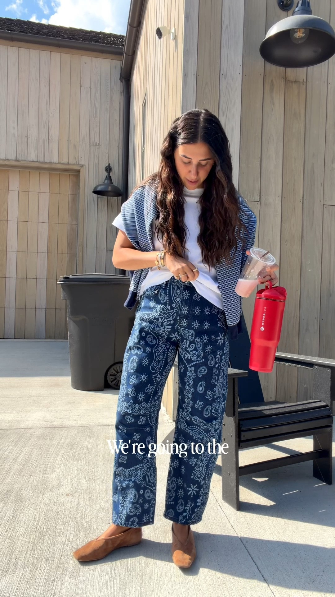 Easy airport fit if you don’t have time change at your destination ✈️ this A&F crew over my shoulders is sadly OOS in this pattern but available in other colors! 

Top: medium 
Sweatshirt: large 
Jeans: medium 

Dressupbuttercup.com #dressupbuttercup #dederaad

#LTKootd #LTKmomlife #LTKSeasonal