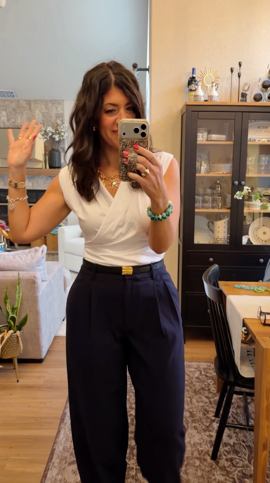 Work ootd
In a medium wrap front top
8 trousers
Medium belt


#LTKMidsize #LTKTall #LTKSaleAlert