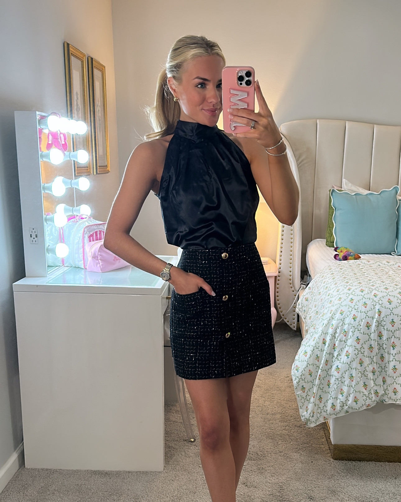 Timeless & Chic. 🖤🤩 Love this Holiday inspired look perfect for a party or girls’ night out! 

#LTKHoliday #LTKSeasonal #LTKU