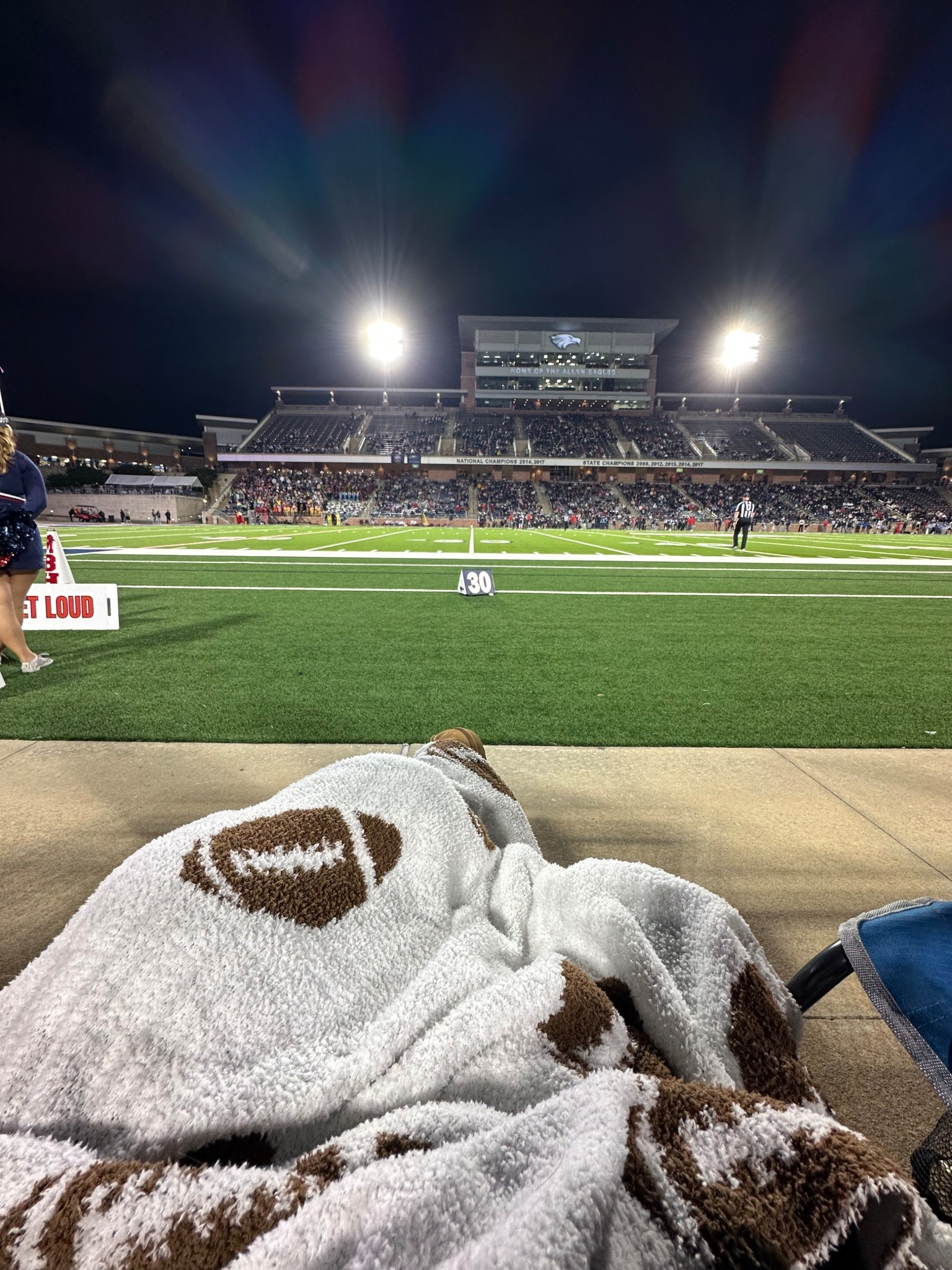 Cheer Coach Duties 🏈

#LTKSeasonal #LTKSaleAlert