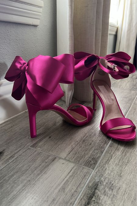Pink heels with oversized bow on the back by Naturalizer  

#LTKstyletip #LTKshoecrush