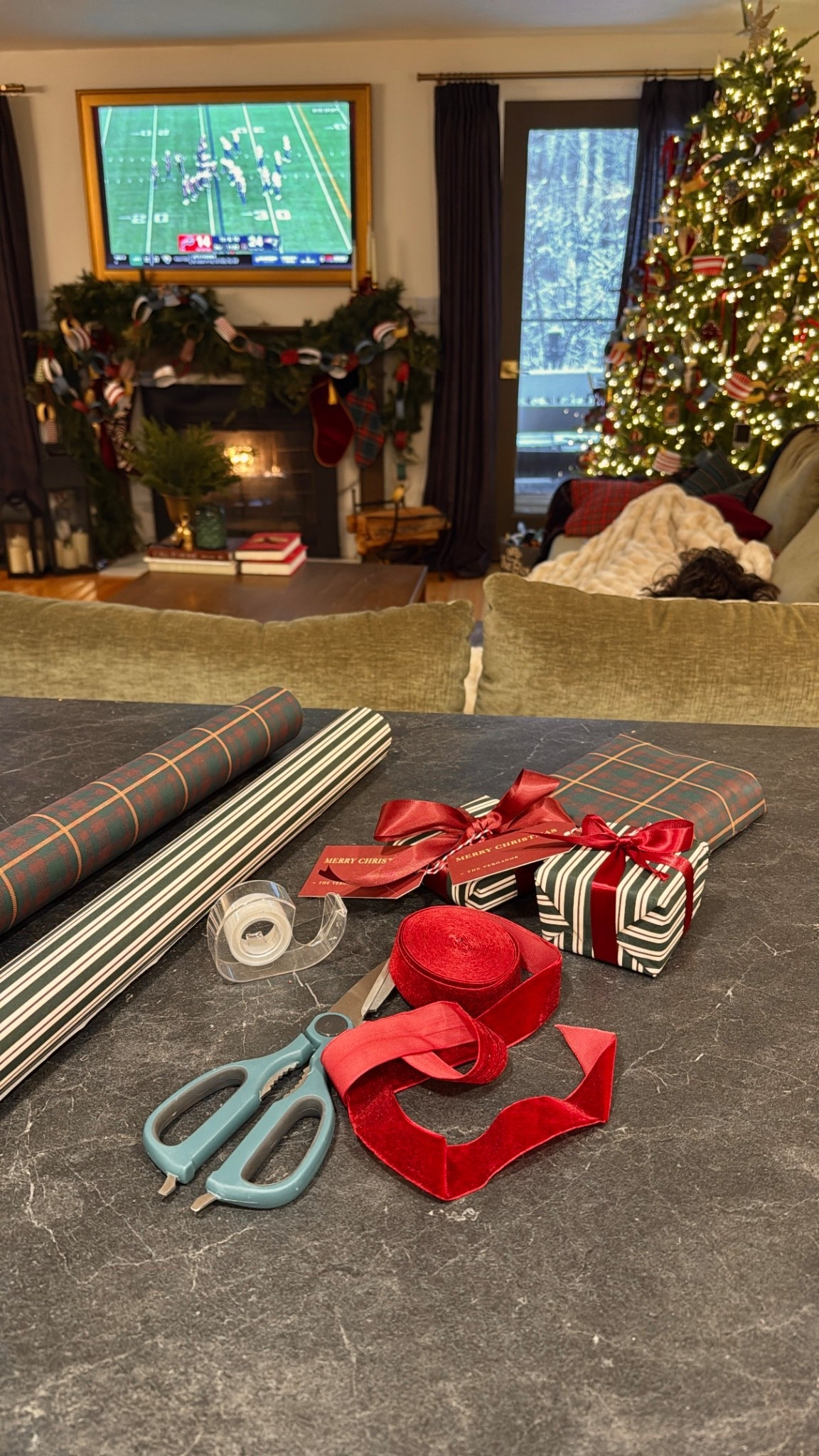 Christmas wrapping paper, Christmas gifts, wrapping 

#LTKmomlife #LTKHoliday #LTKHome